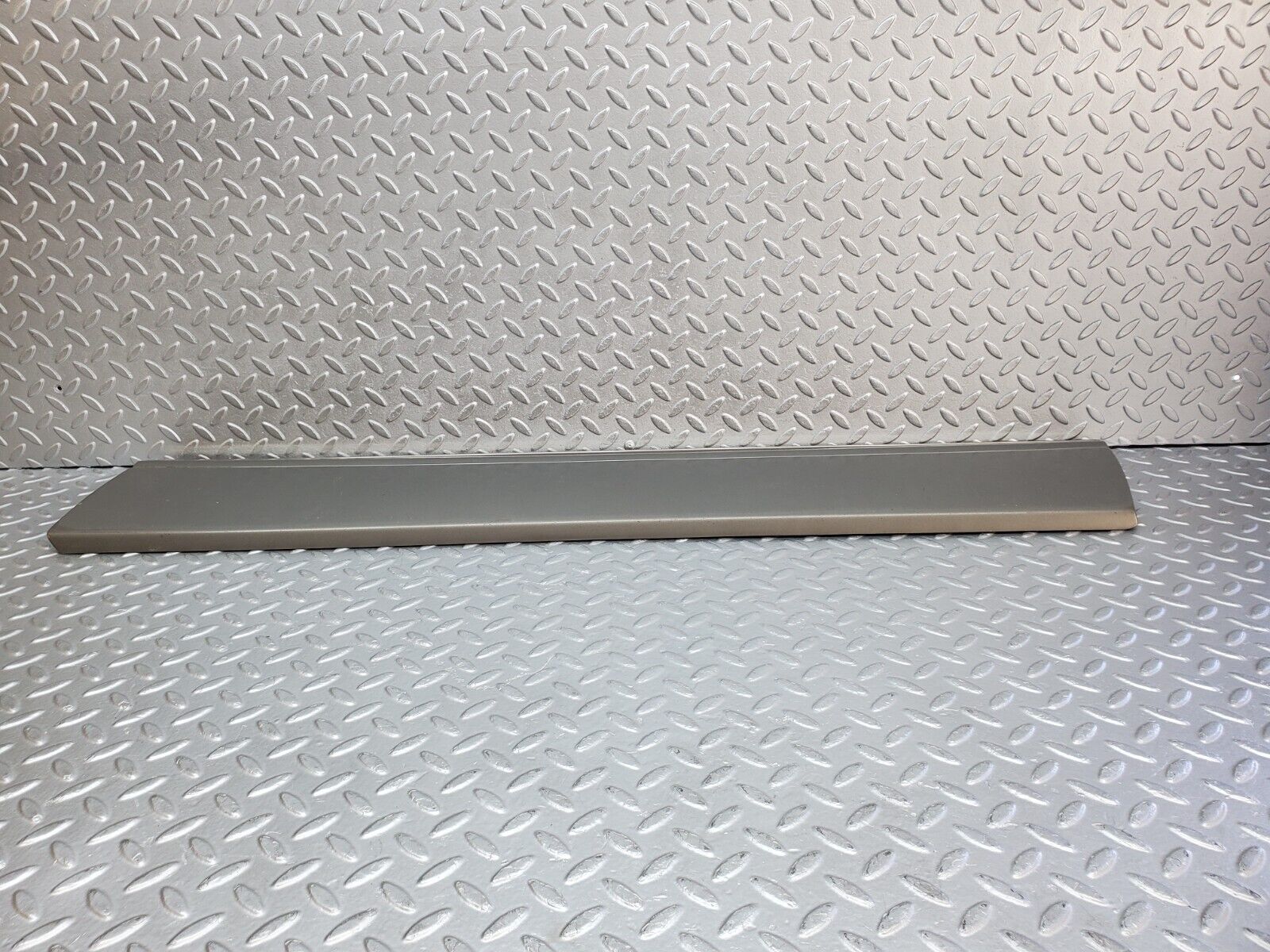 45704 Mercedes-Benz W126 420SE Front Right Door Moulding Trim 1266903840