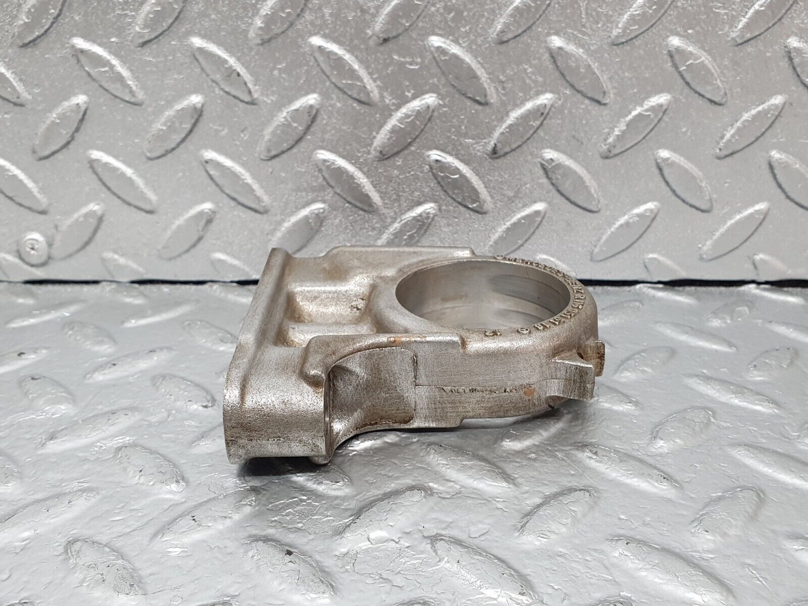 43797 Mercedes-Benz C126 380SEC Coupe Camshaft Tower Bearing 1160515118