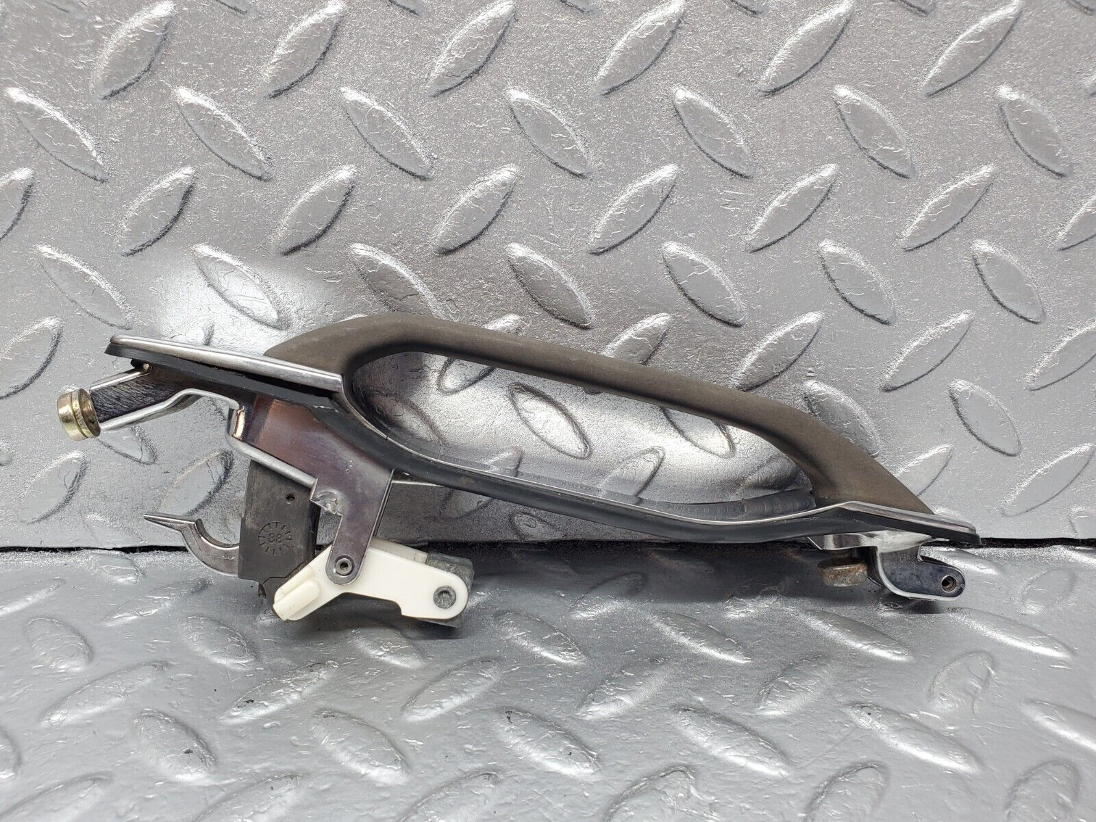 45647 Mercedes-Benz W126 420SE Rear Left Door Exterior Handle 1267600059