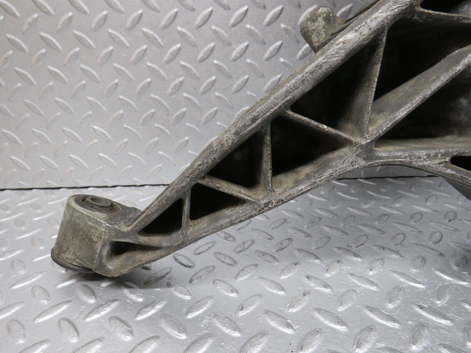 39312 Mercedes-Benz R107 500SL Trailing Arm Control Arm Rear Right 1263520504