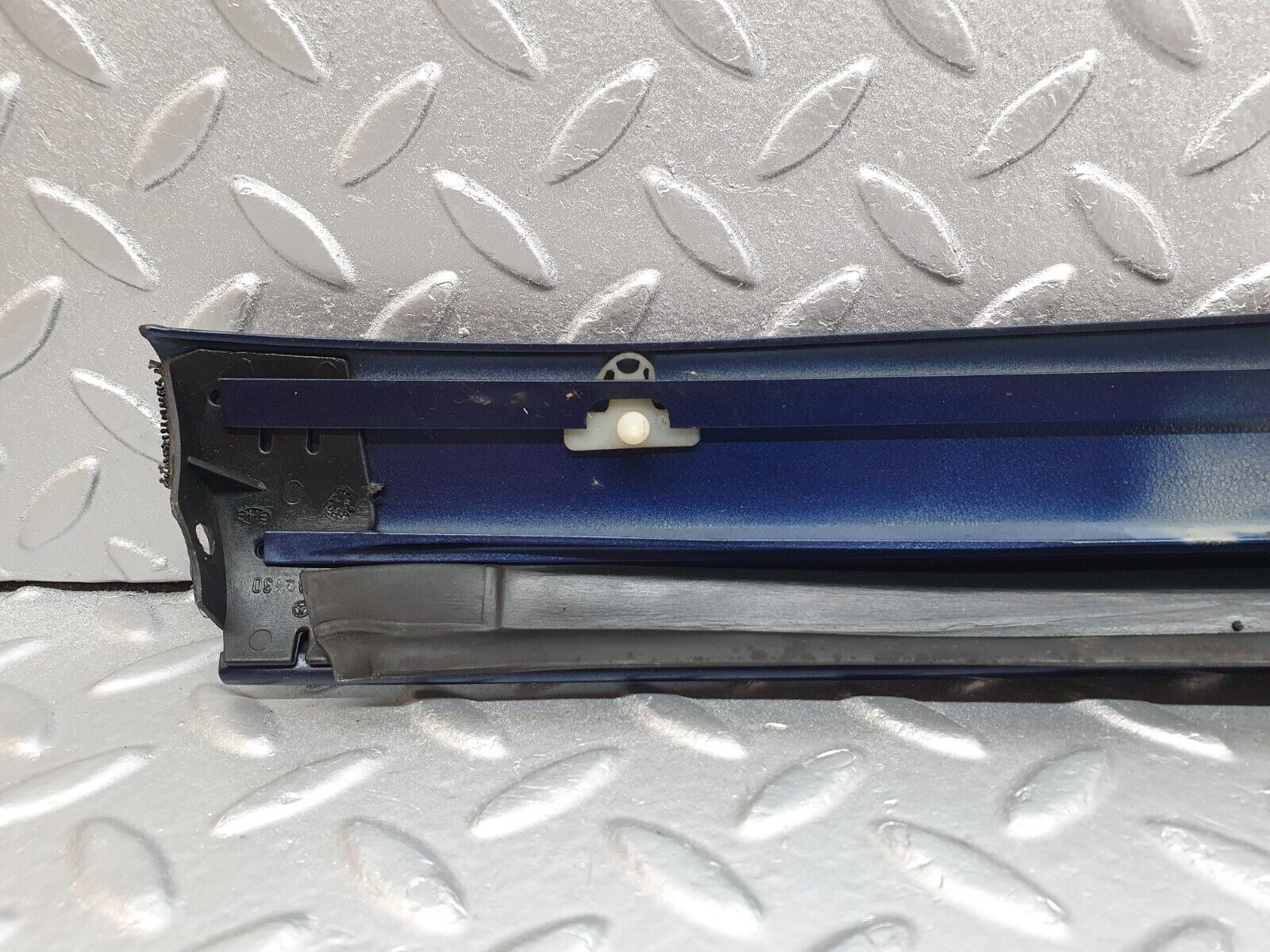 42207 Mercedes-Benz R129 320SL Coupe A Pillar Exterior Trim Cover Right 1296982430