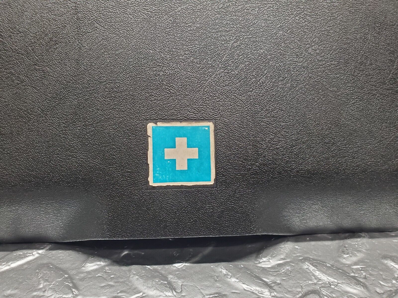 46452 Mercedes-Benz C123 280CE Coupe First Aid Box 1238650353