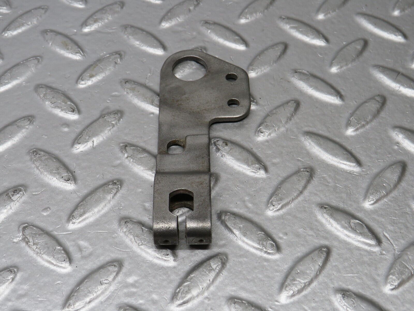 39317 Mercedes-Benz R107 500SL Automatic Gearbox Linkage Bracket