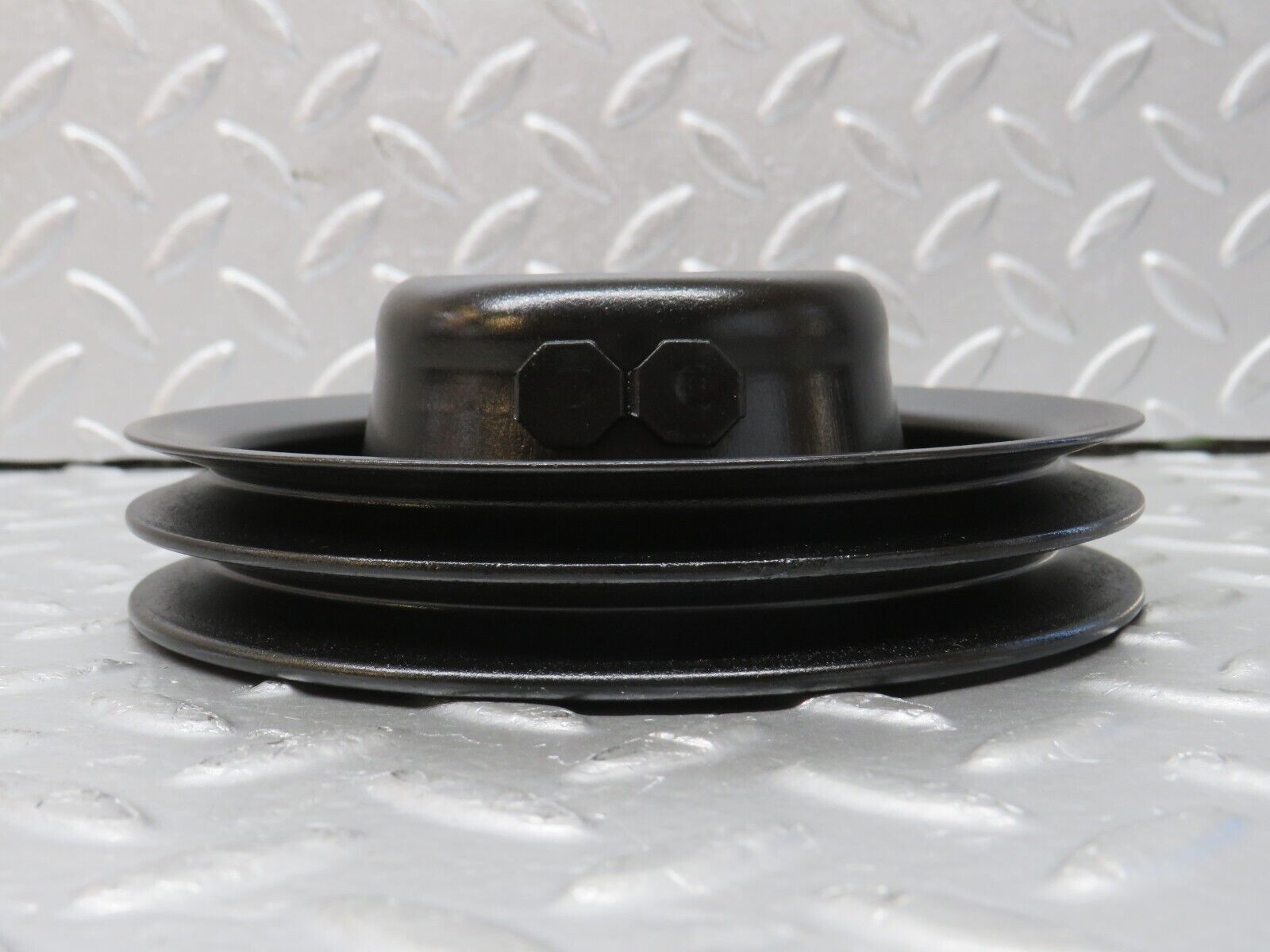 32863 Mercedes-Benz C107 R107 350 V8 Water Pump Pulley