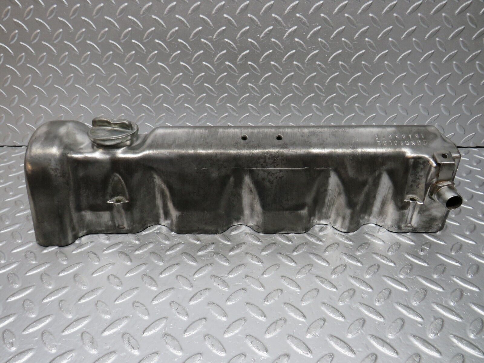 32981 Mercedes-Benz C107 R107 350 Cylinder Head Valve Cover Right 1160161905