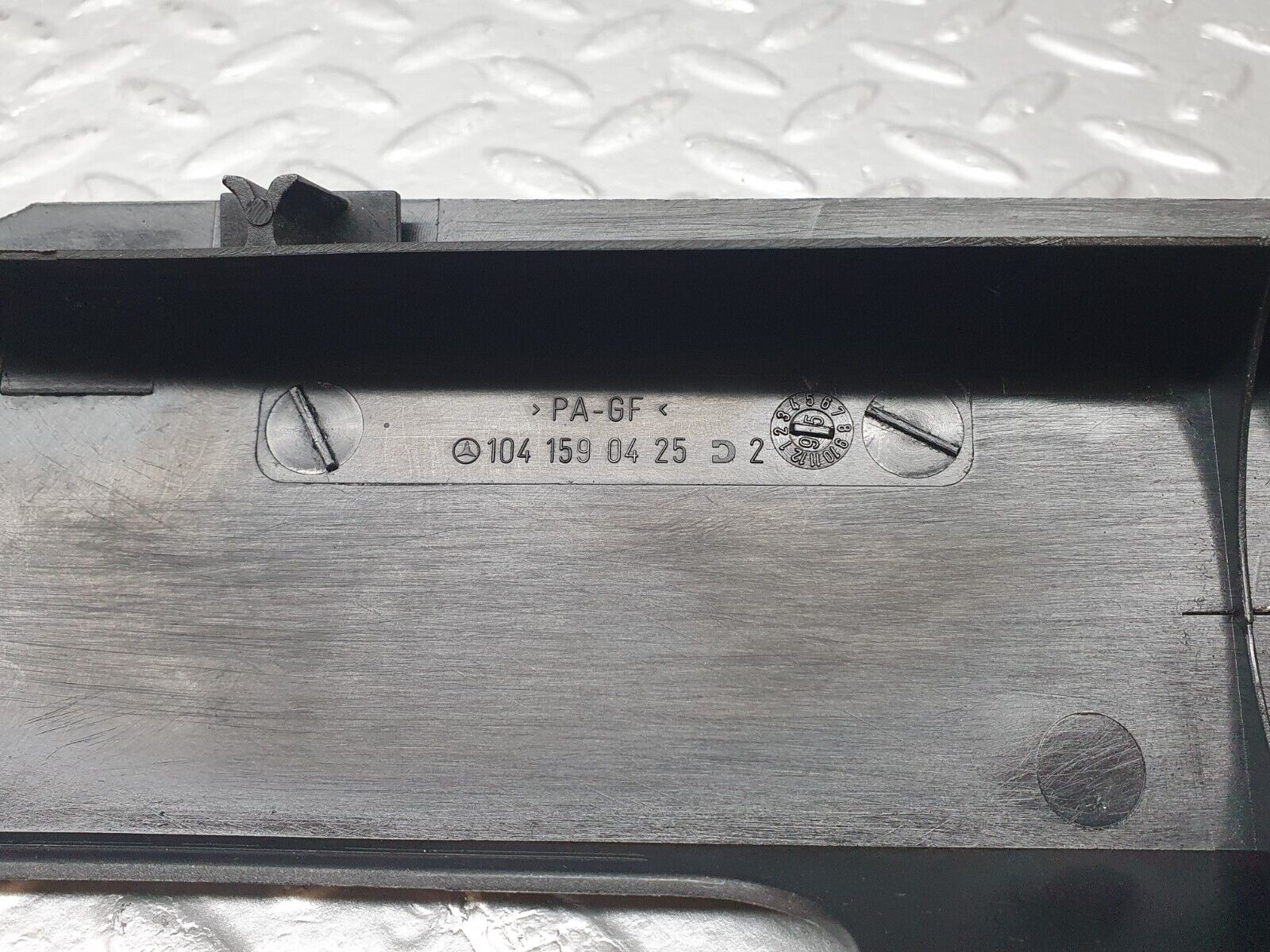 42401 Mercedes-Benz R129 320SL Coupe Ignition Lead Cover 1041590425