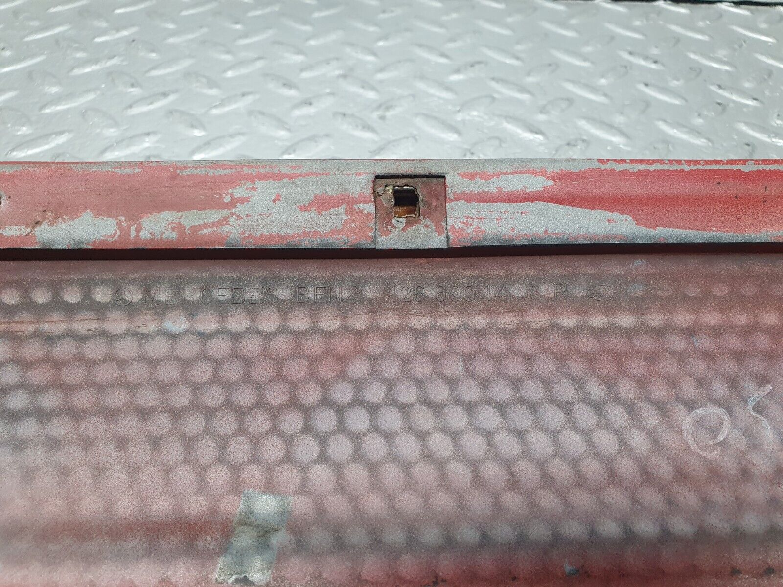 43489 Mercedes-Benz C126 380SEC Coupe Rear Right Fender Wing Lower Moulding Trim