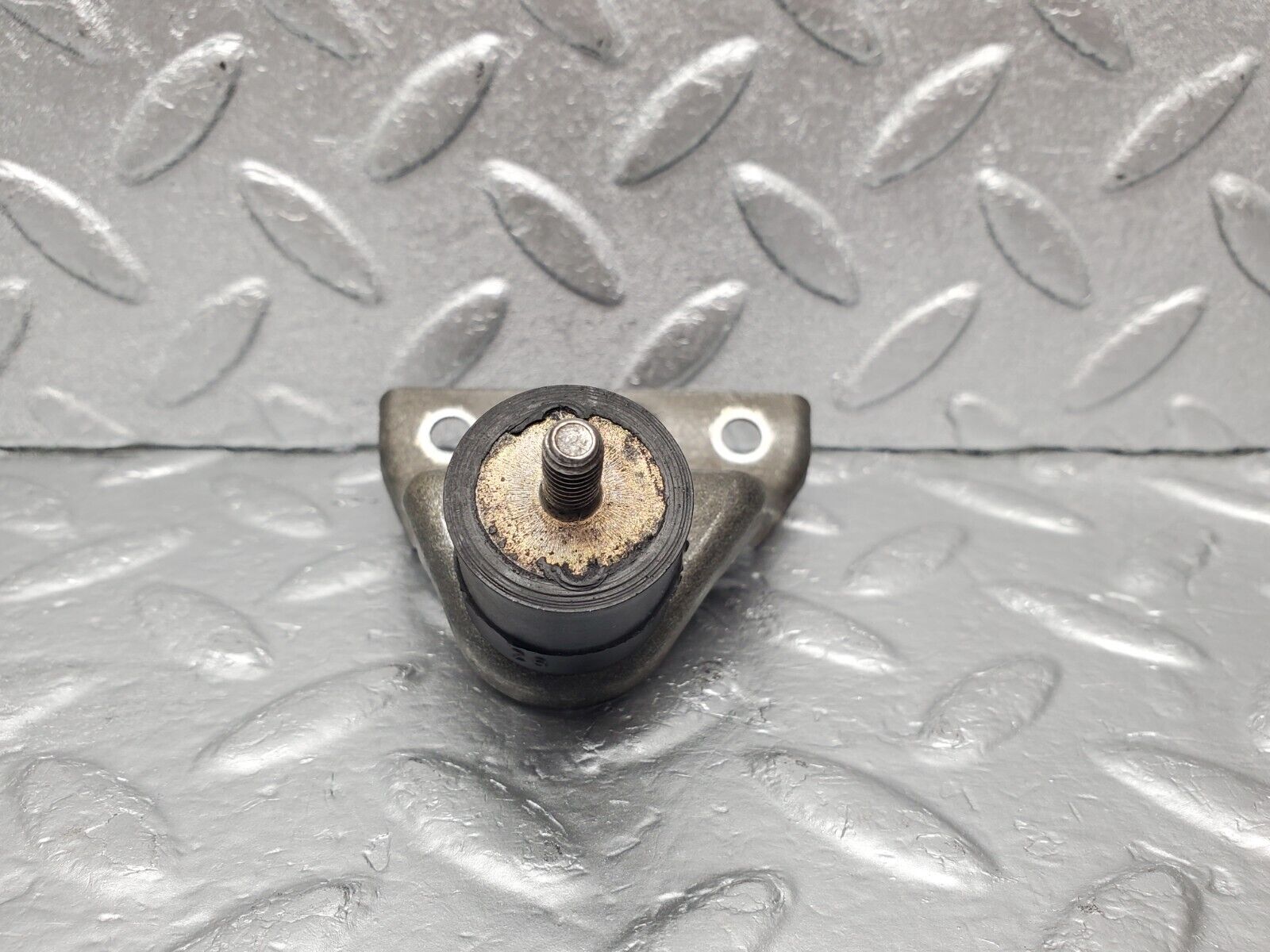 46712 Mercedes-Benz W123 280E Air Filter Housing Holder 3X