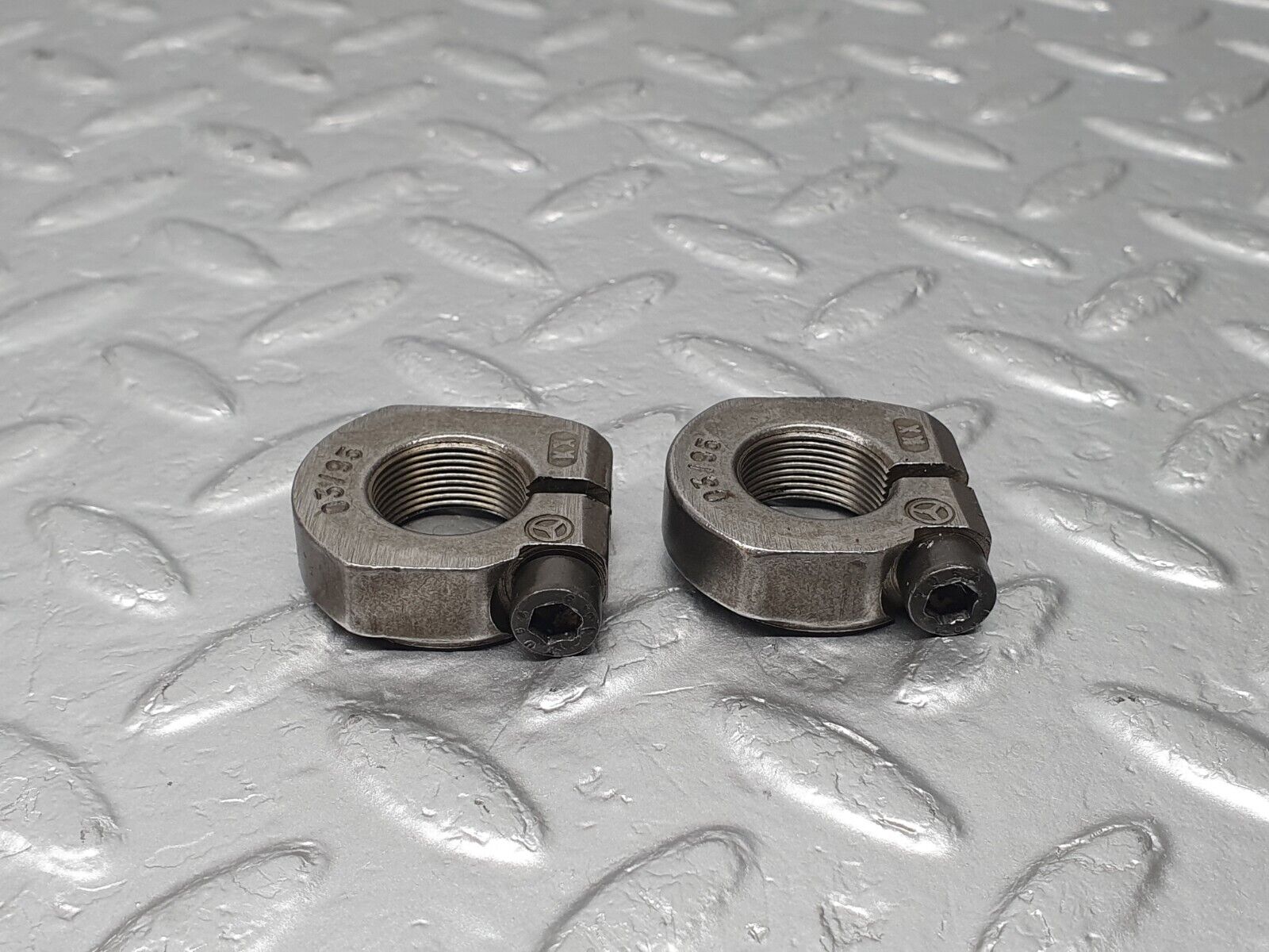 42299 Mercedes-Benz R129 320SL Coupe Wheel Hub Locking Cap