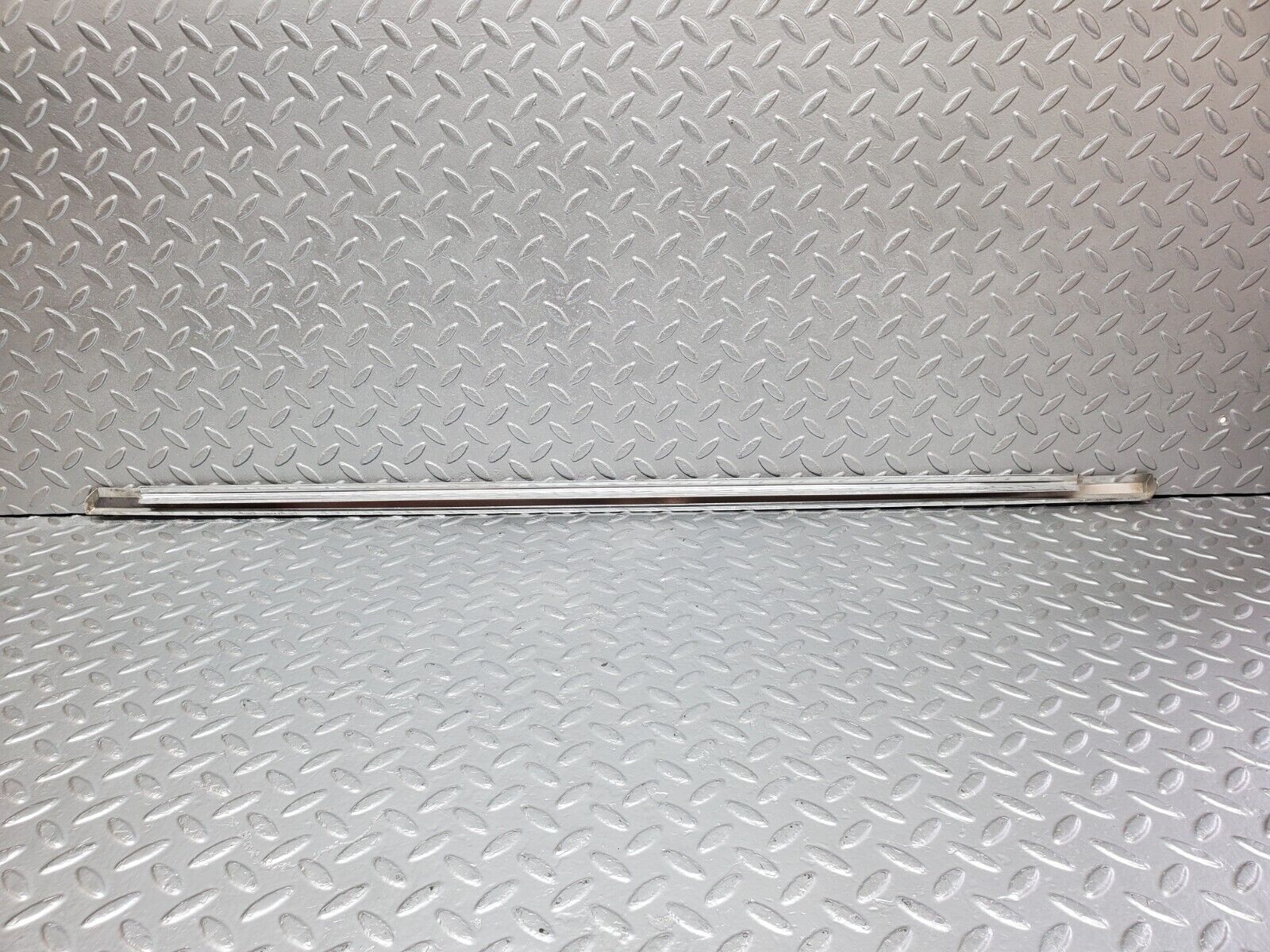 45811 Mercedes-Benz W126 420SE Rear Left Door Chrome Moulding Trim