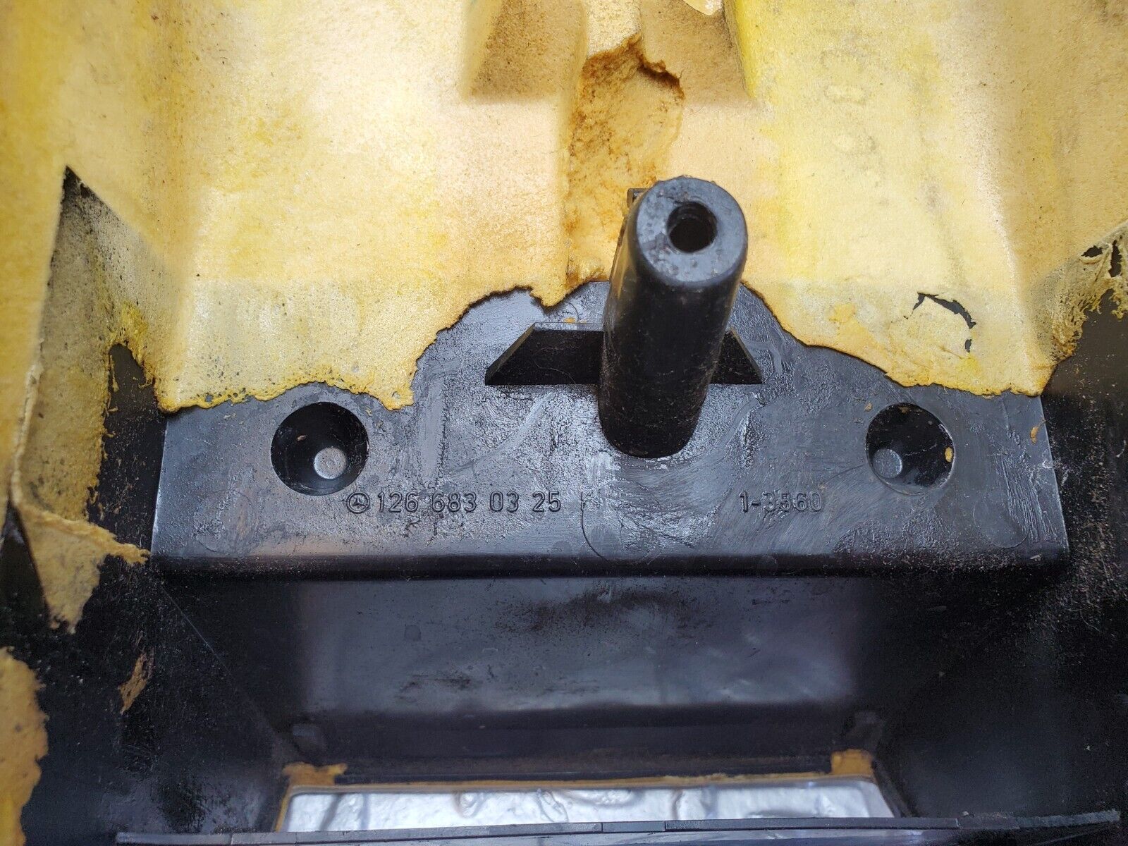 45767 Mercedes-Benz W126 420SE Centre Console Beige 1266830325