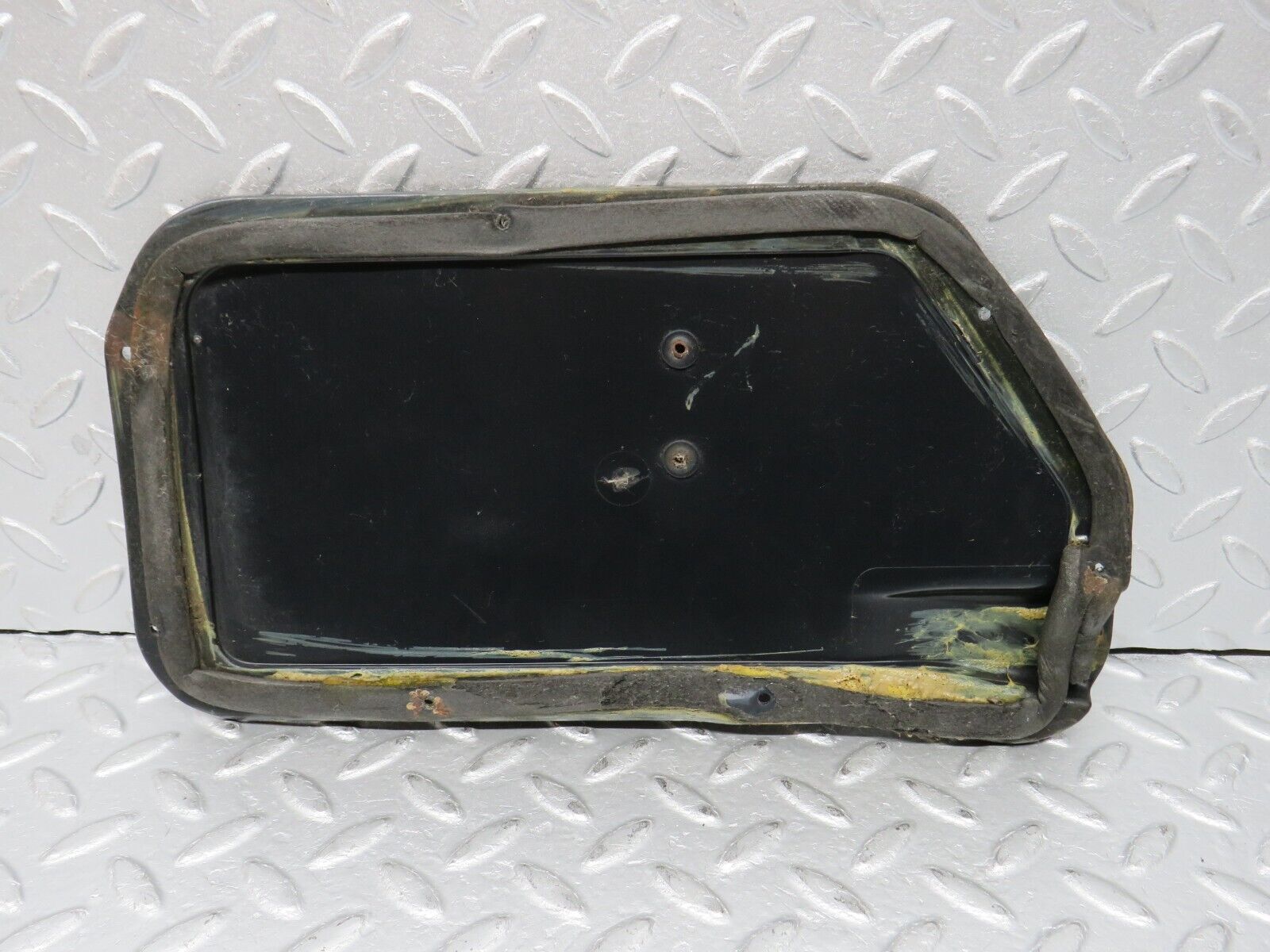 39212 Mercedes-Benz R107 500SL Heater Blower Housing Cover Lid