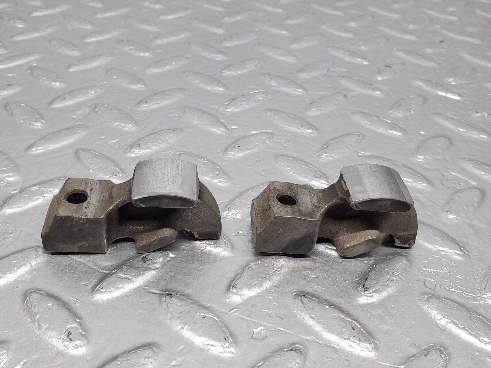 45478 Mercedes-Benz 280E M110.988 Valve Rocker Arm With Retaining Spring