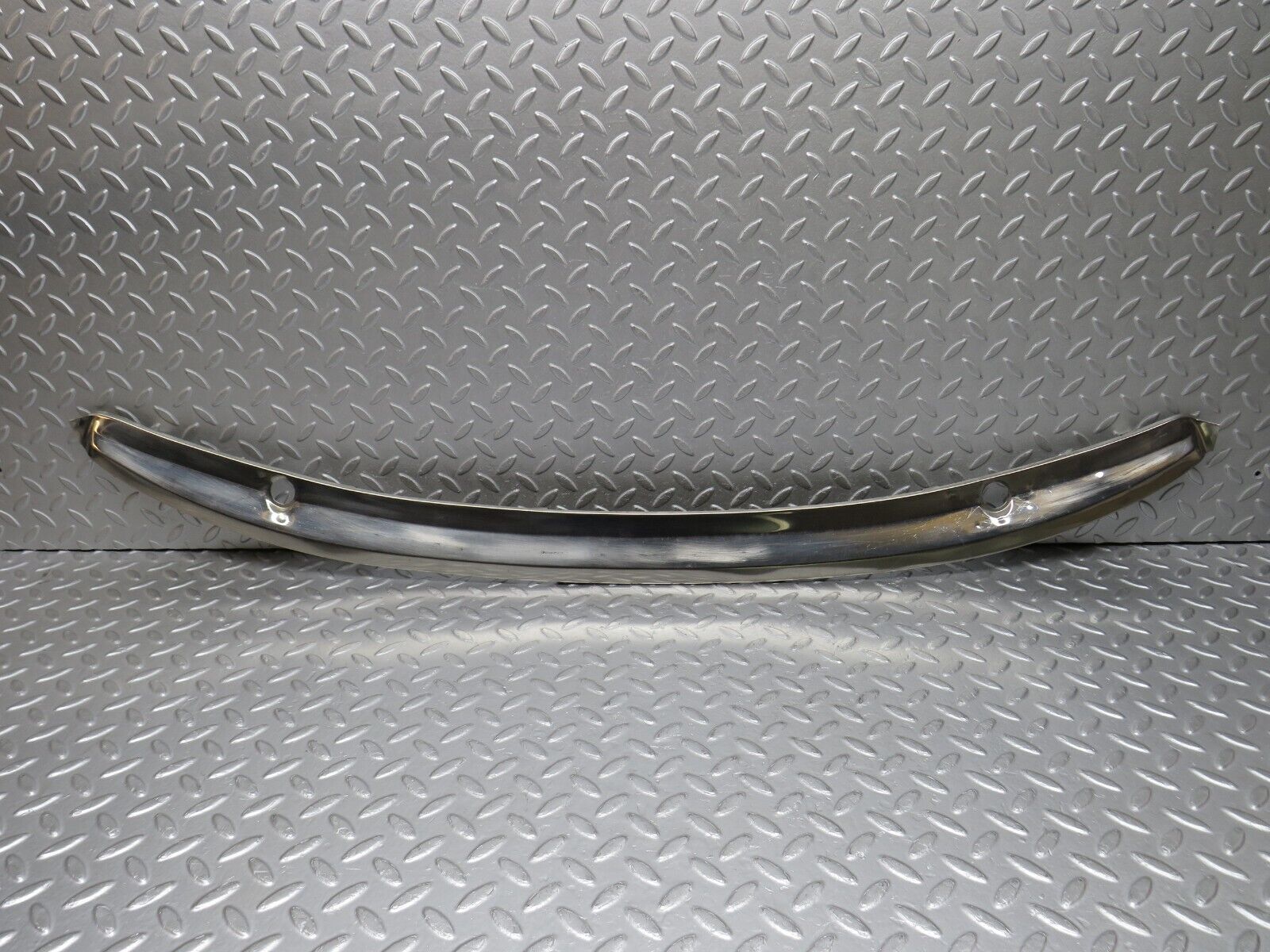 39168 Mercedes-Benz R107 500SL Windscreen Top Chrome Trim