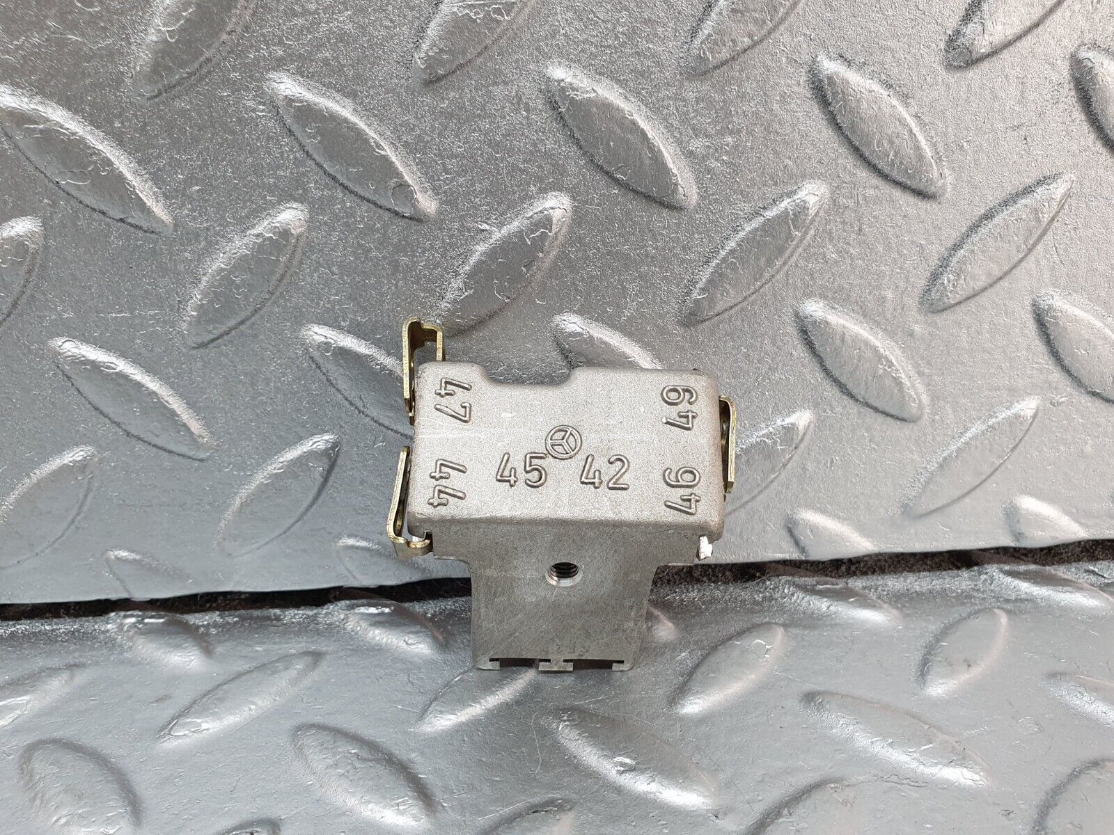 42160 Mercedes-Benz R129 320SL Coupe Soft Top Hydraulic Distributor 1298000022