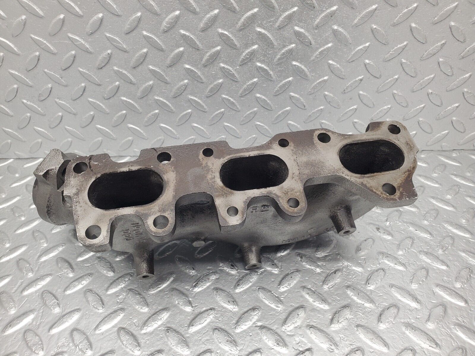 46165 Mercedes-Benz W124 280E Exhaust Manifold Cylinder 1-3 1041422601