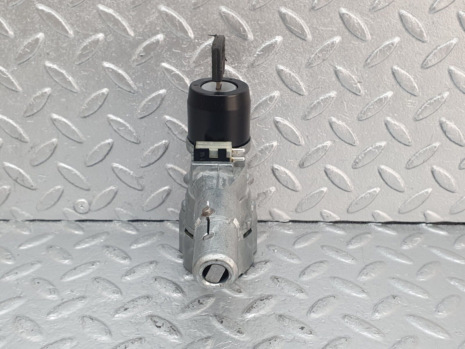 44026 Mercedes-Benz C123 230CE Coupe Steering Lock Ignition Switch With Key