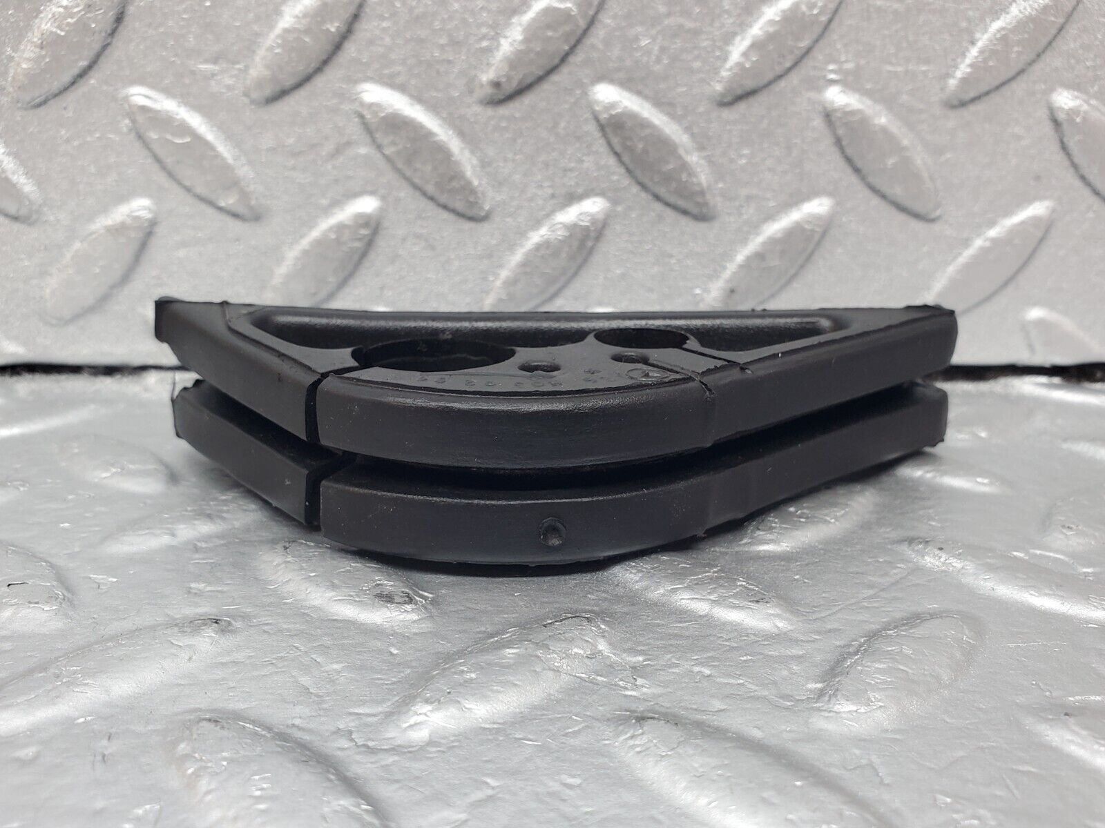 45727 Mercedes-Benz W126 420SE Firewall Grommet 1268050291