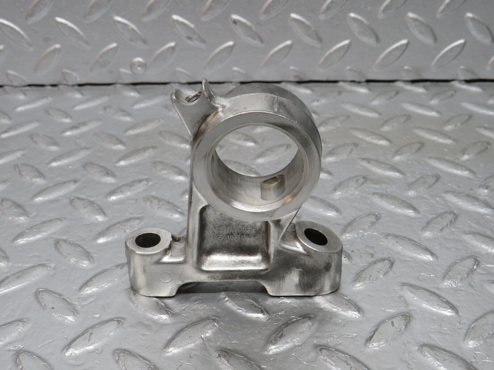 32992 Mercedes-Benz C107 R107 350 V8 Camshaft Tower Bearing 1160511810