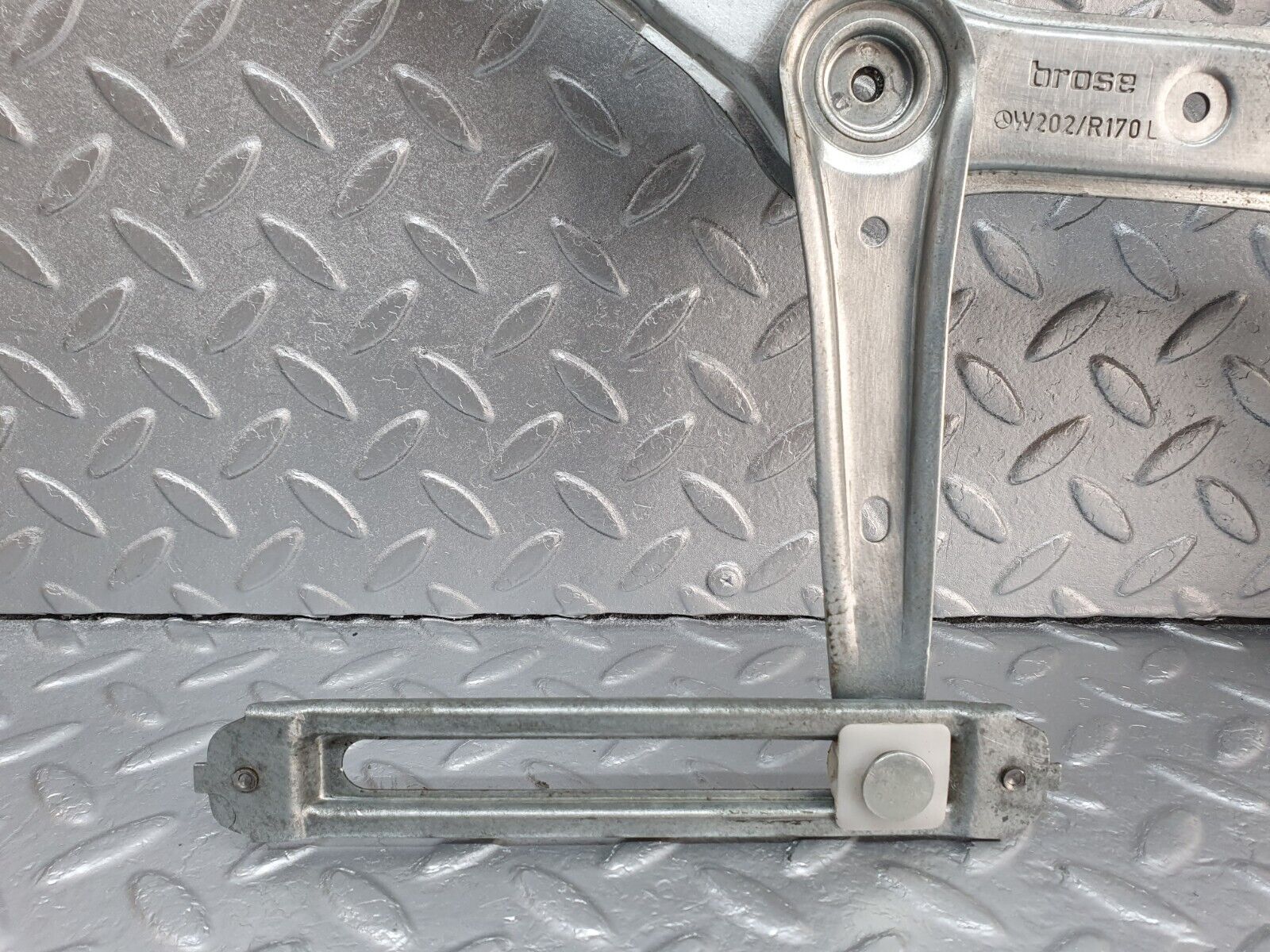 41938 Mercedes-Benz W202 C200 Front Left Power Window Regulator