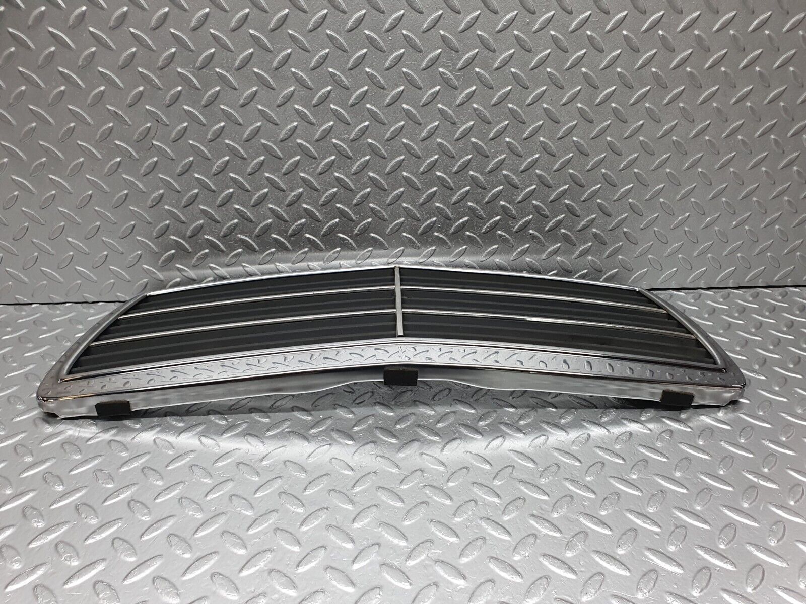 41801 Mercedes-Benz W202 C200 Bonnet Grill Chrome 2028880323