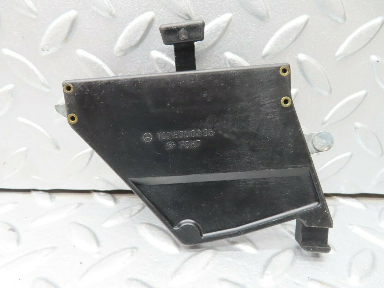 15607 Mercedes-Benz R107 450SL Air Vent Control Lever Right 1078300485