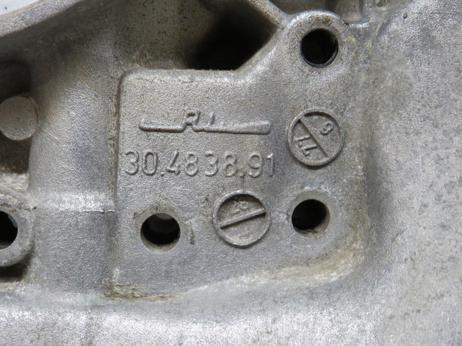 36405 Mercedes-Benz R107 450 Automatic Gearbox Bell Housing 722.002 1162570201