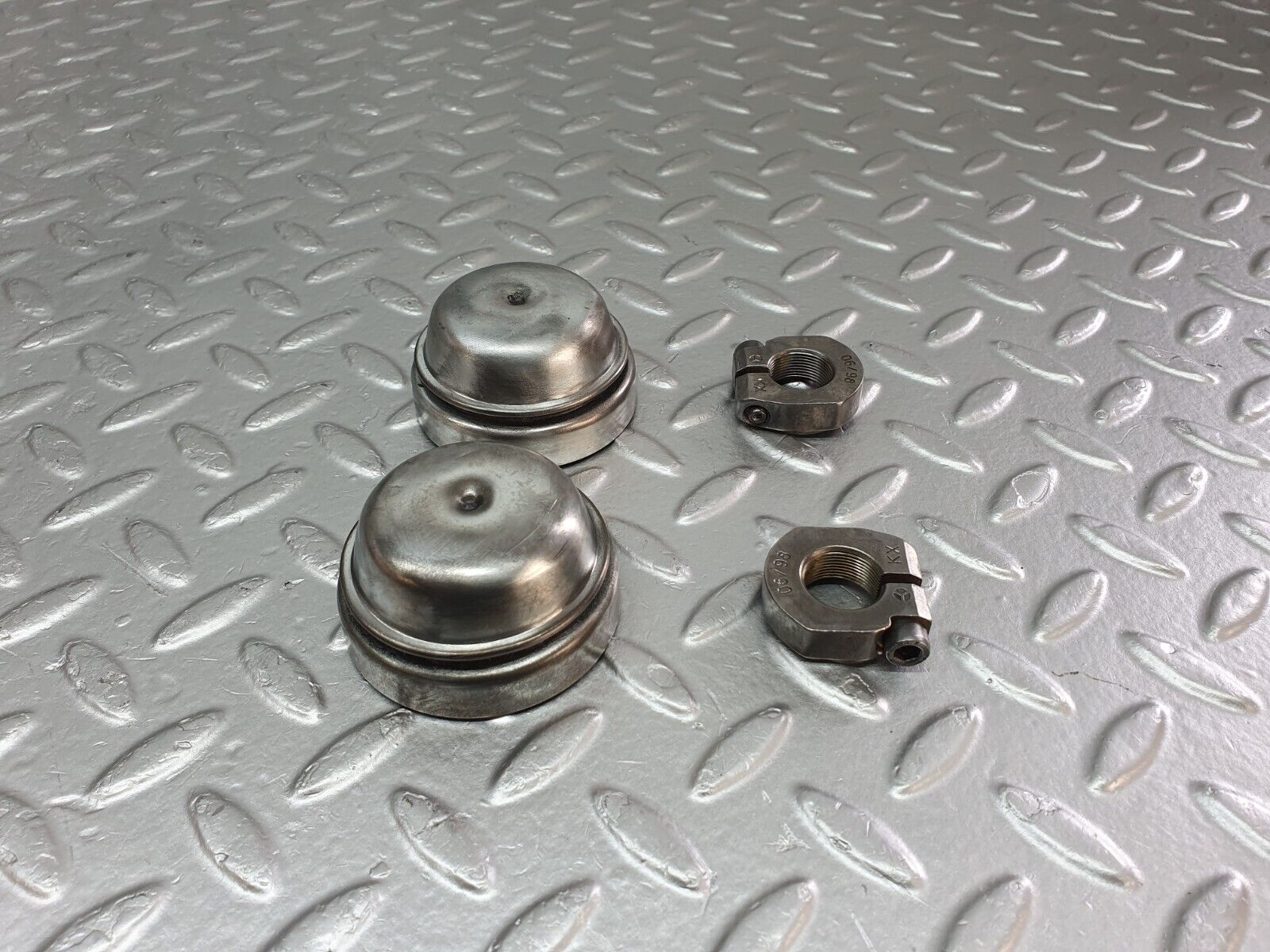 41886 Mercedes-Benz W202 C200 Wheel Hub Locking Cap