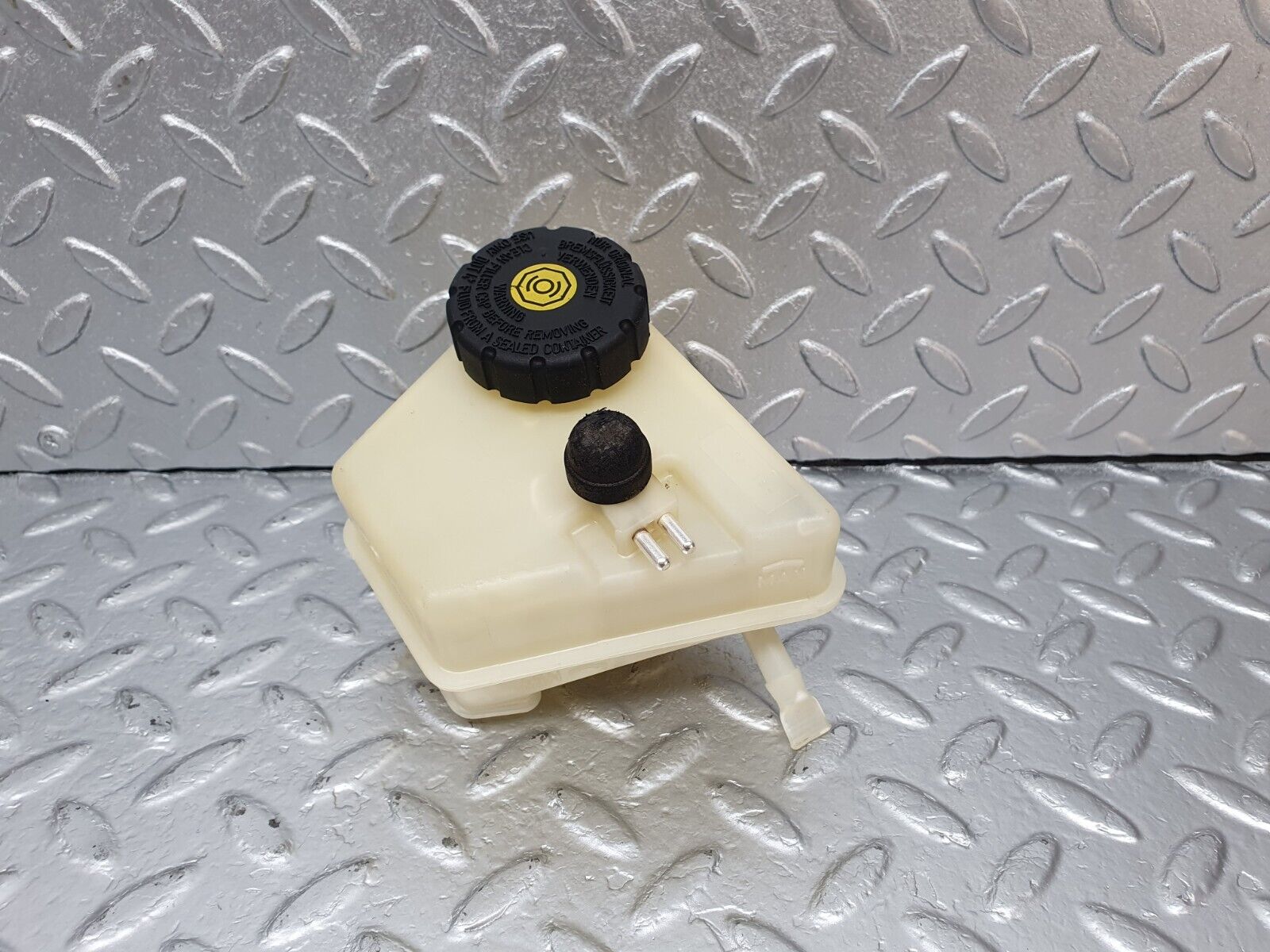 42315 Mercedes-Benz R129 320SL Coupe Brake Fluid Reservoir Tank 2024300002