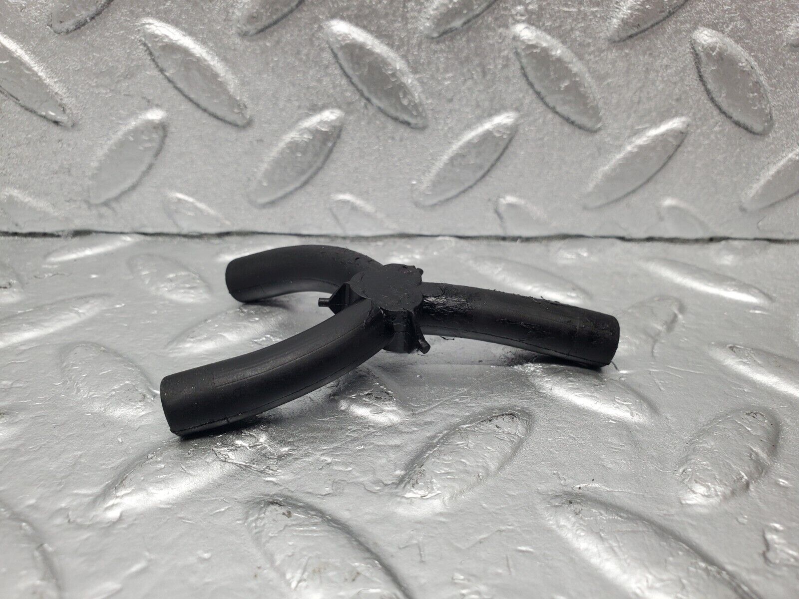 46673 Mercedes-Benz C123 280CE Coupe Vacuum Pipe Hose Distributor