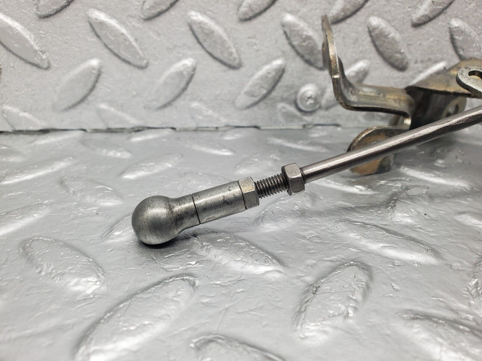 46072 Mercedes-Benz W126 420SE Throttle Linkage