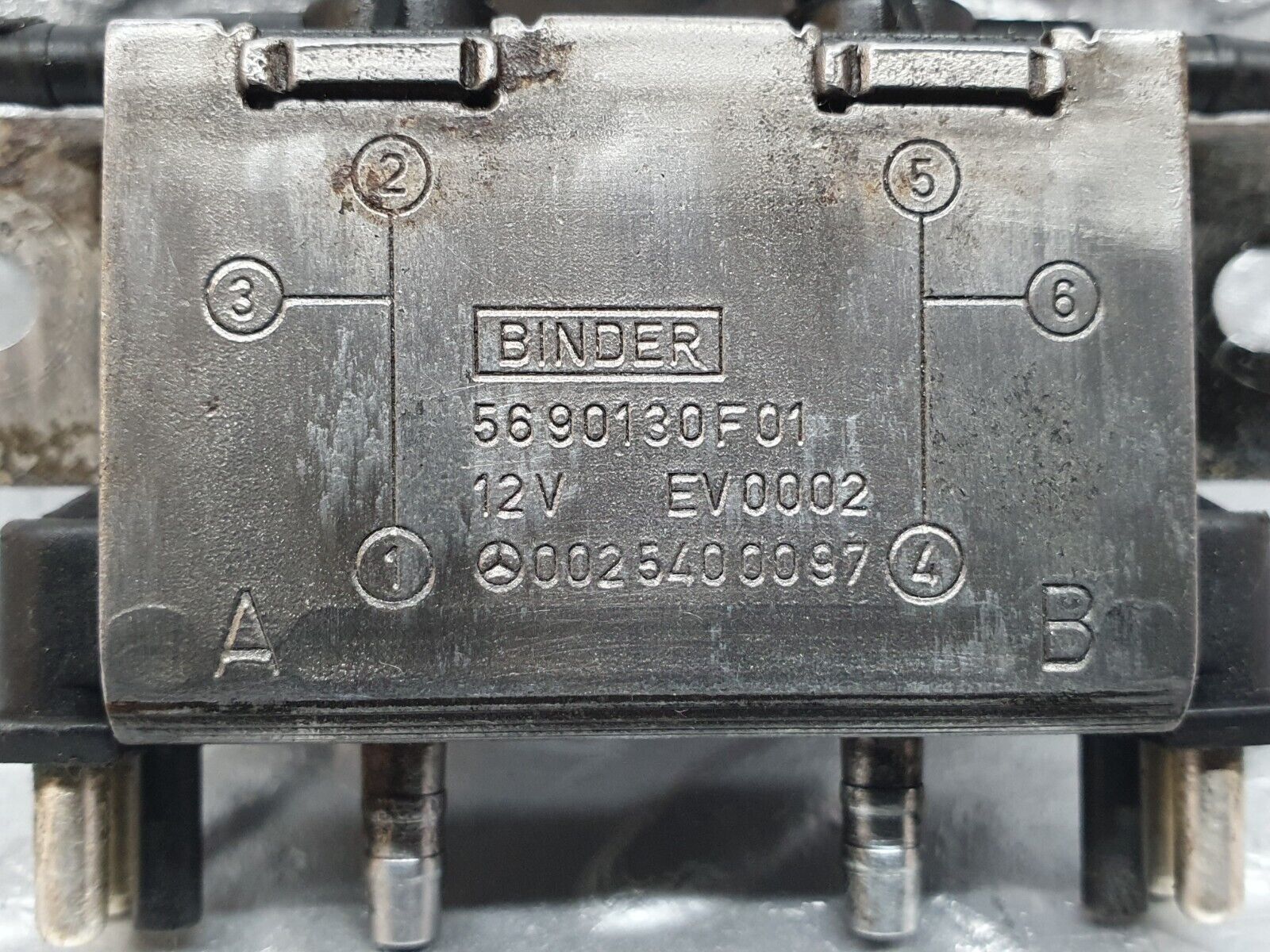 42166 Mercedes-Benz R129 320SL Coupe Solenoid Vacuum Valve 0025400097