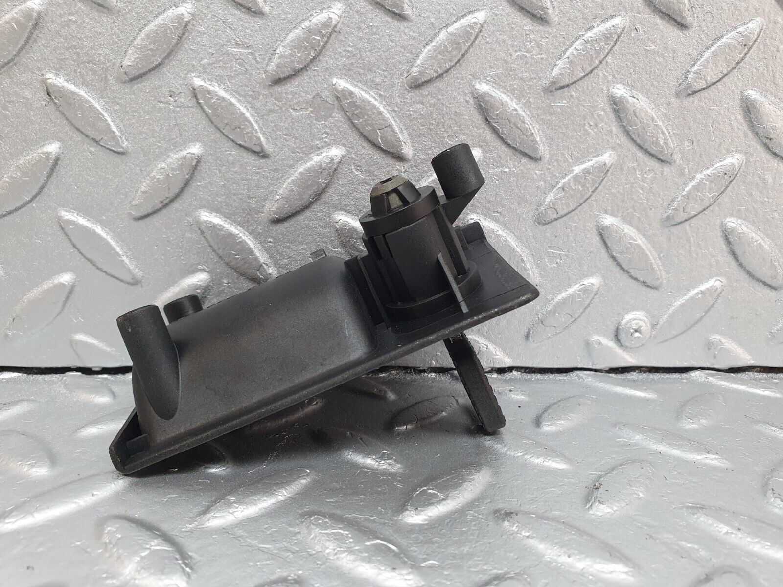 41613 Mercedes-Benz W124 200E Glove Box Door Lock With Key 1246800184