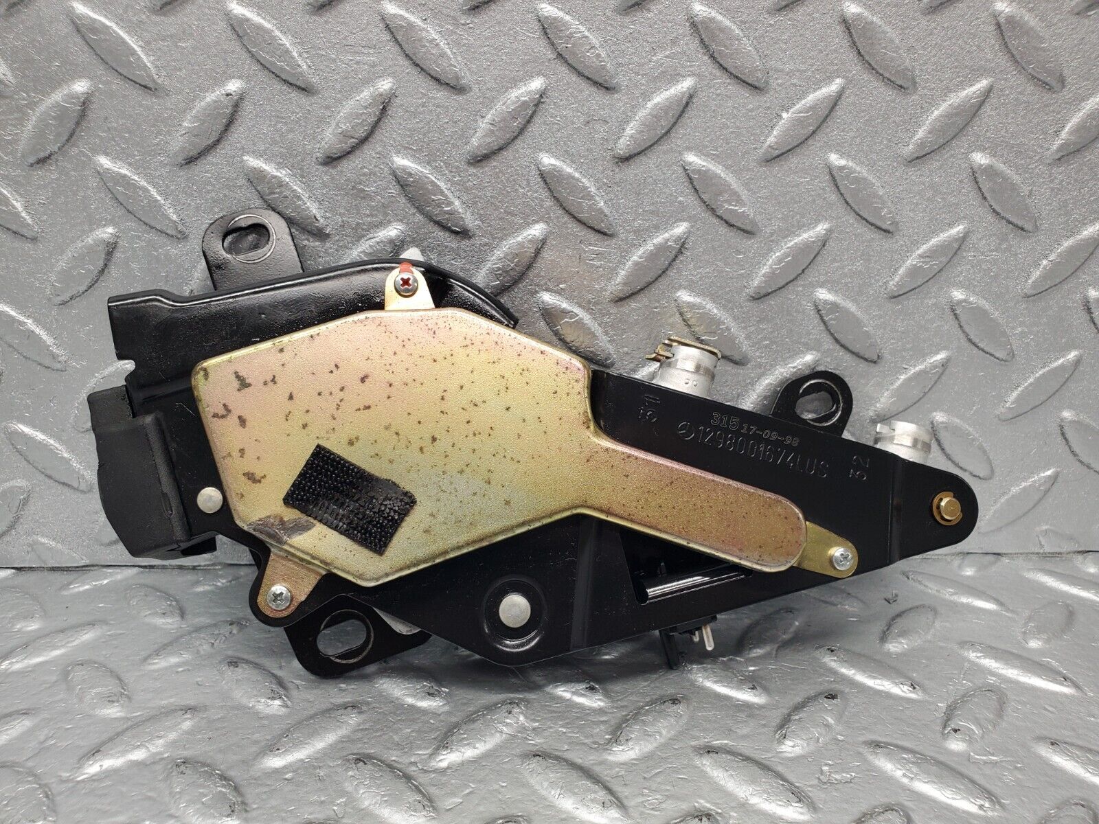 47015 Mercedes-Benz R129 320SL Coupe Roof Lock Right Side 1298001674