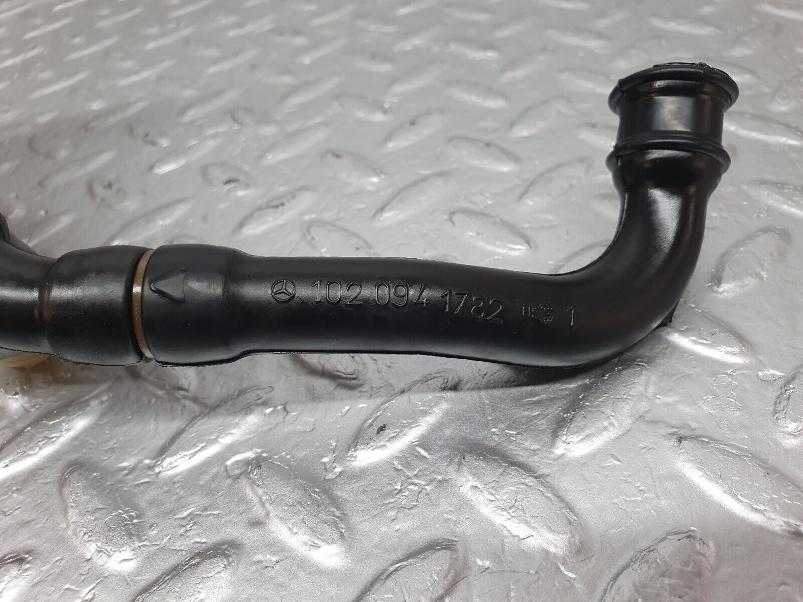 44000 Mercedes-Benz C123 230CE Coupe Air Intake Pipe 1020941682 1020941782