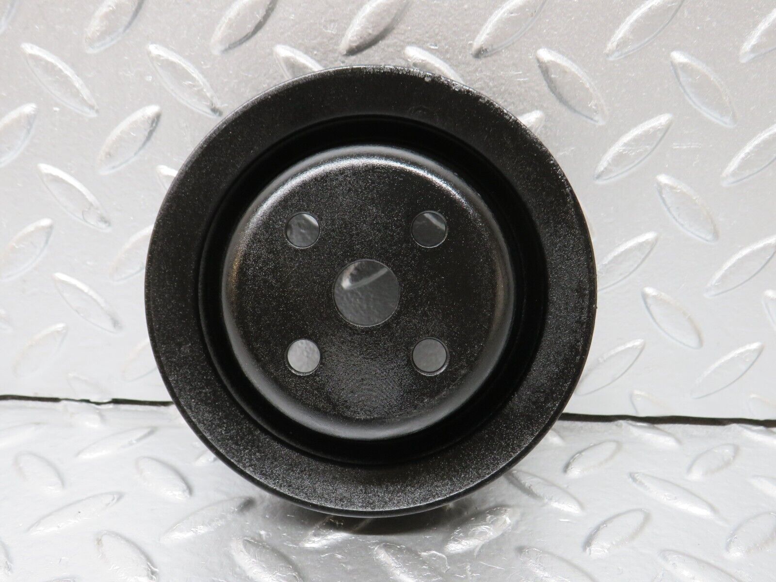 32942 Mercedes-Benz C107 R107 450 V8 Water Pump Pulley