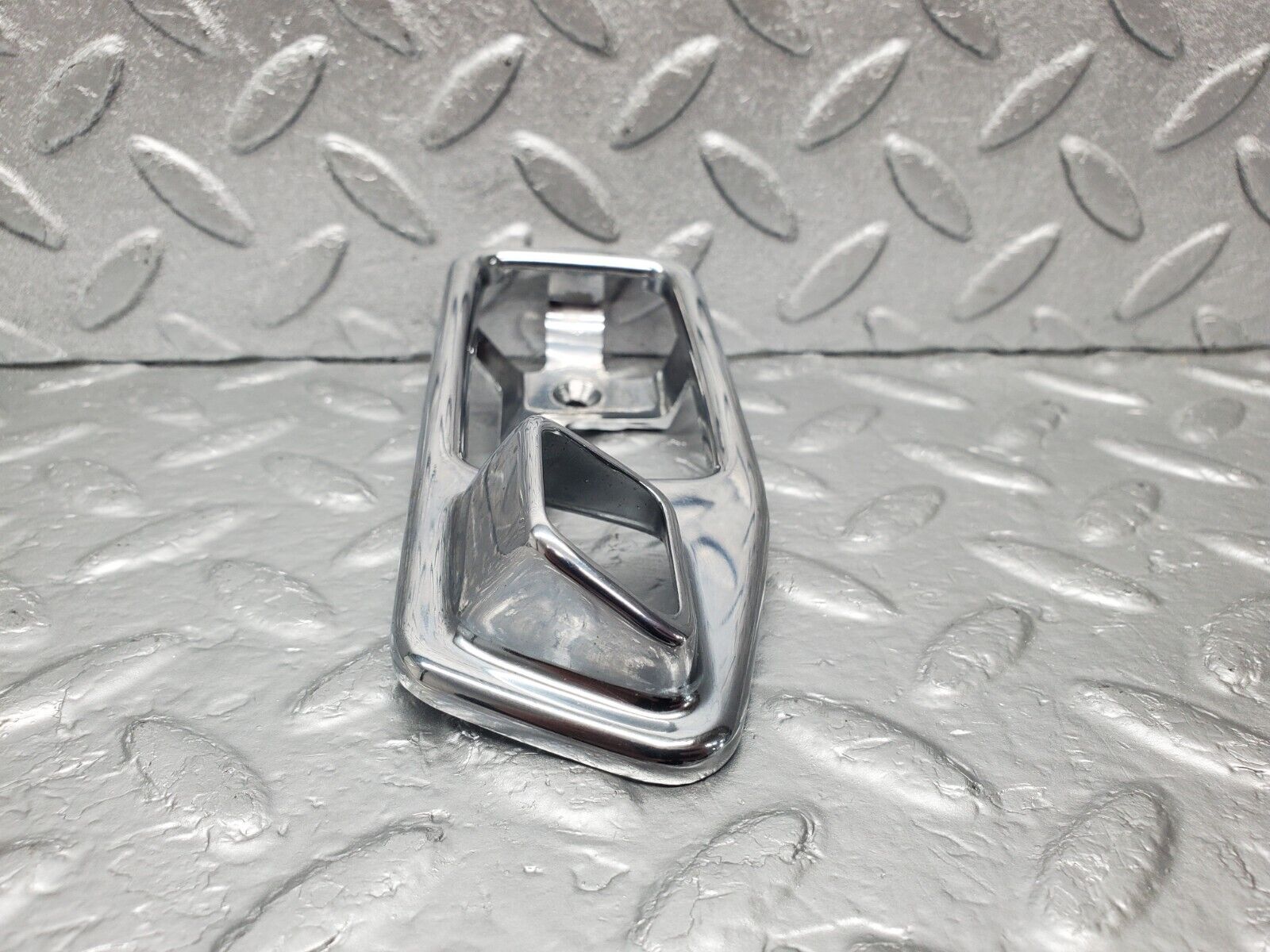 46463 Mercedes-Benz C123 280CE Coupe Chrome Frame For Door Opener Left 1167660111