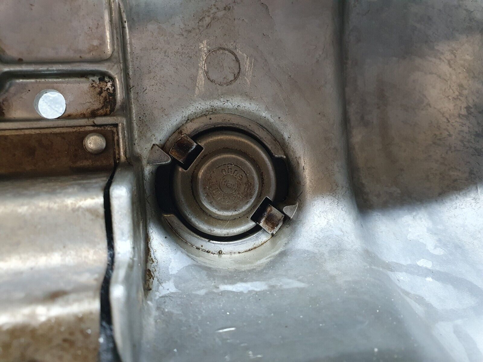 43388 Mercedes-Benz W108 280SE Cylinder Head Valve Cover 1300160005