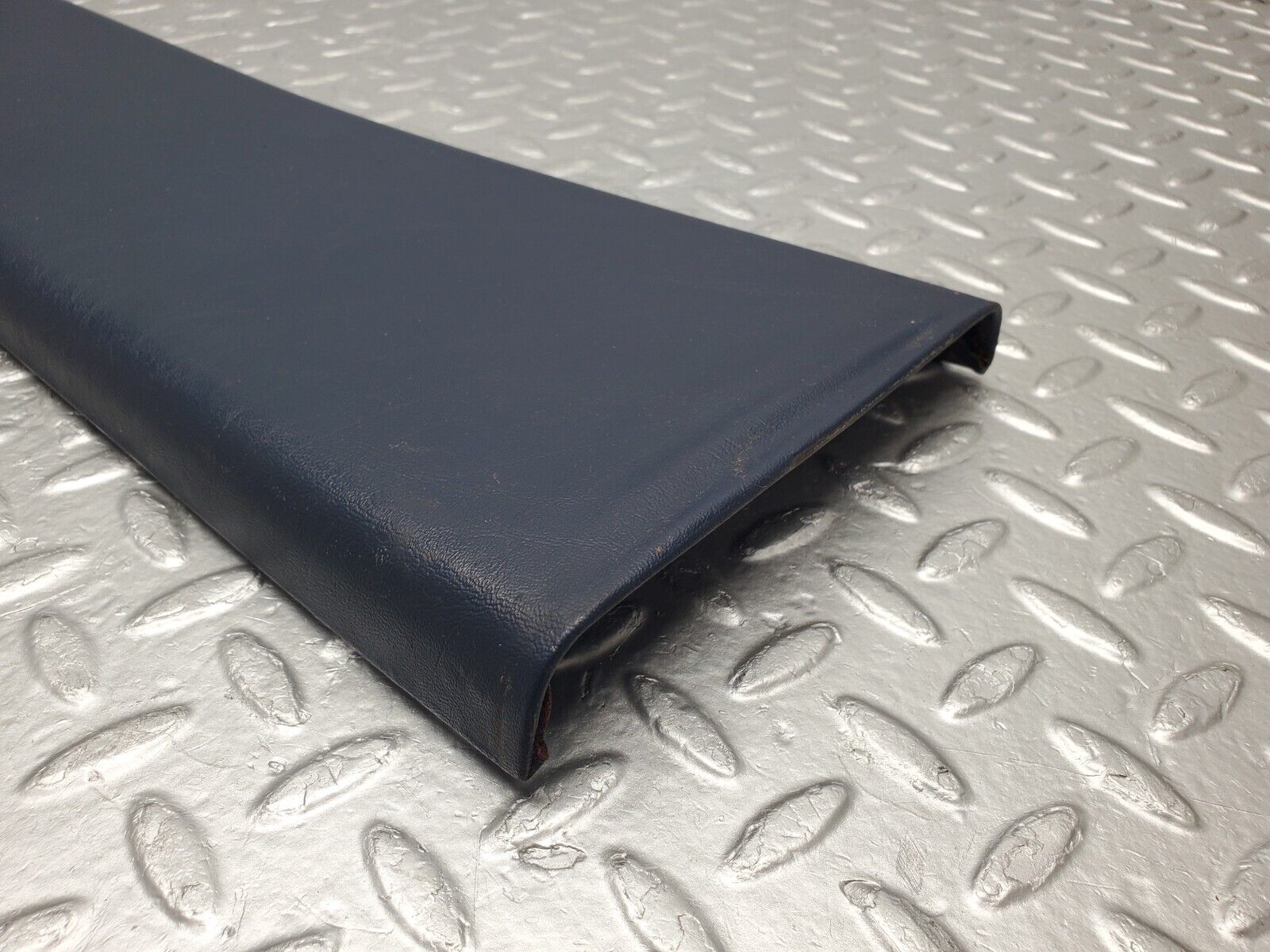 46008 Mercedes-Benz V123 240D LWB B Pillar Cover Blue Left