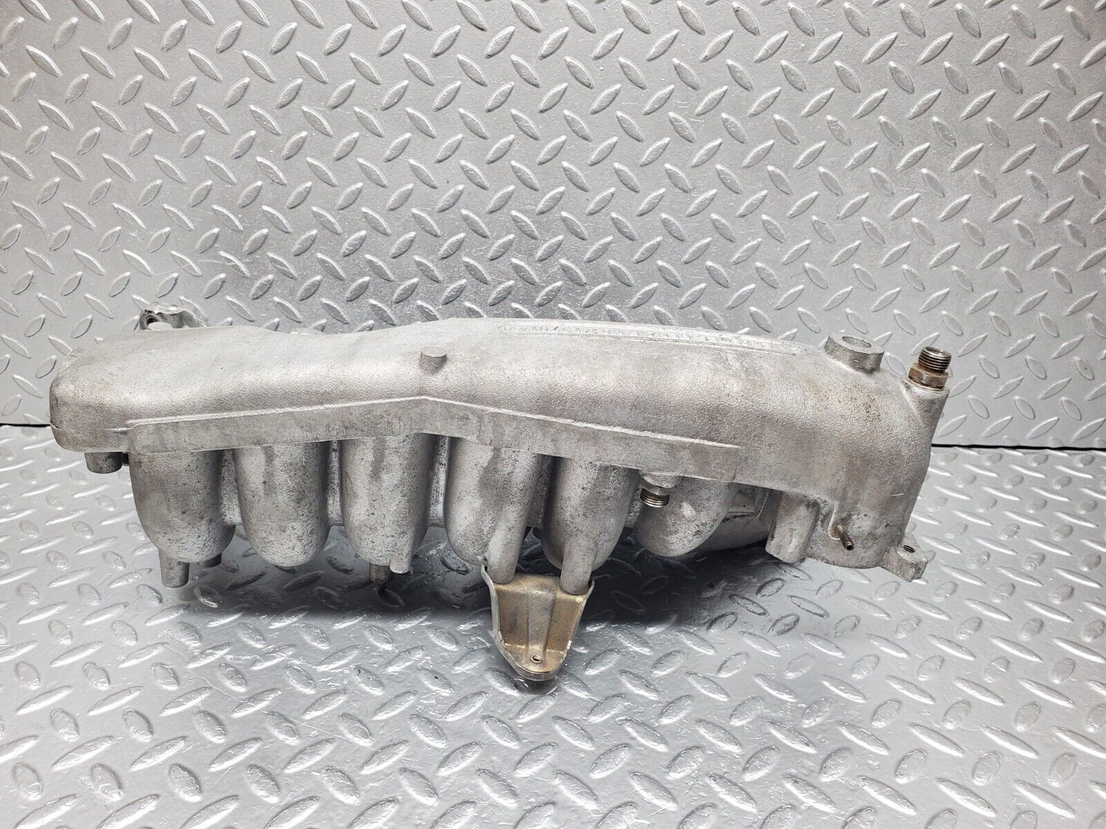 45438 Mercedes-Benz 280E M110.988 Intake Manifold 1101413701