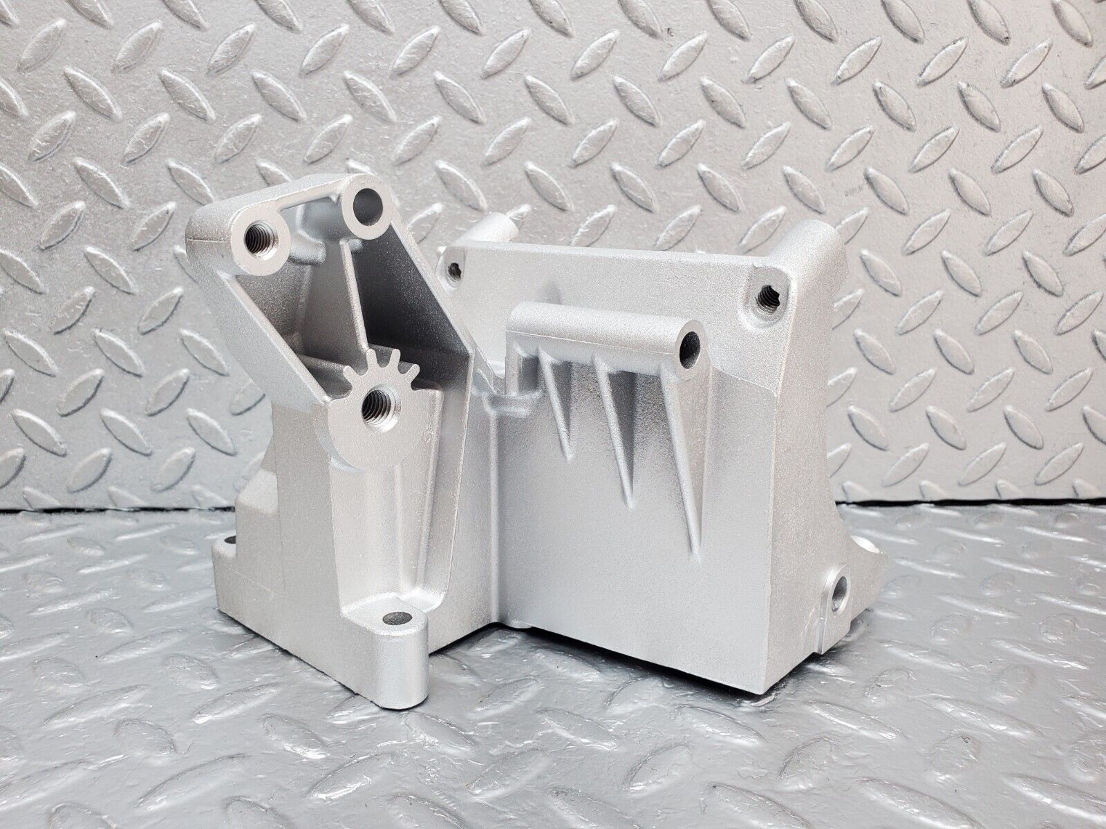 45081 Mercedes-Benz R129 300SL Coupe Power Steering Pump Bracket 1031310935