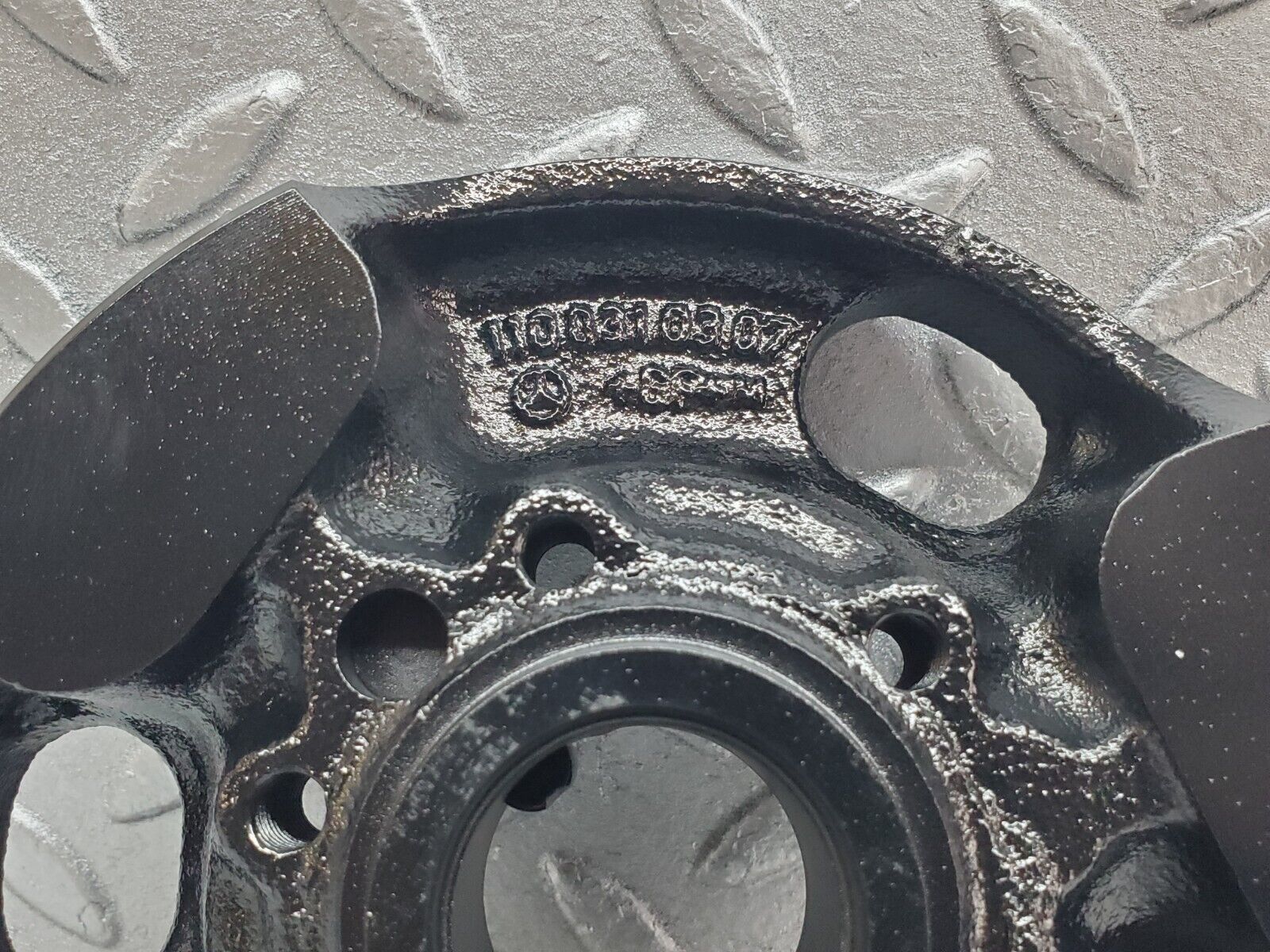 45422 Mercedes-Benz 280E M110.983 Crankshaft Vibration Damper 1100310307