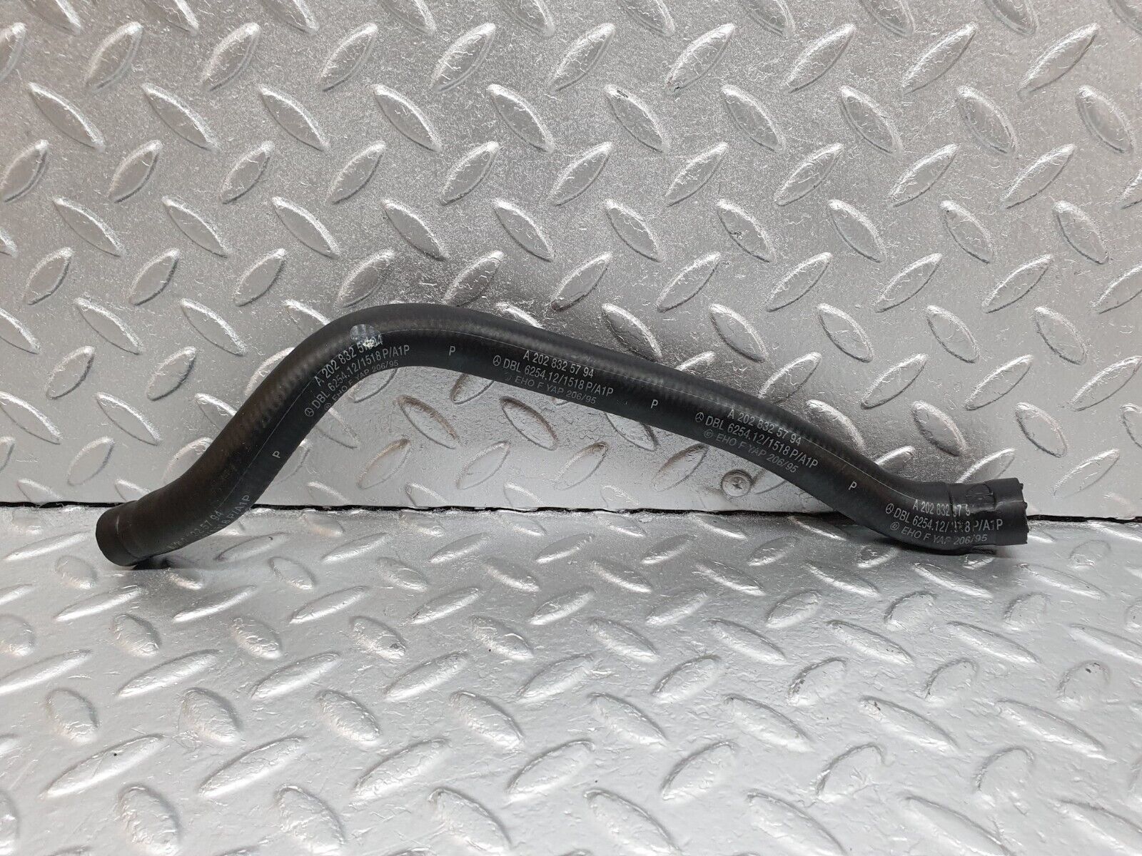 42067 Mercedes-Benz W202 C200 Heater Hose Pipe 2028325994 2028325894 2028325794