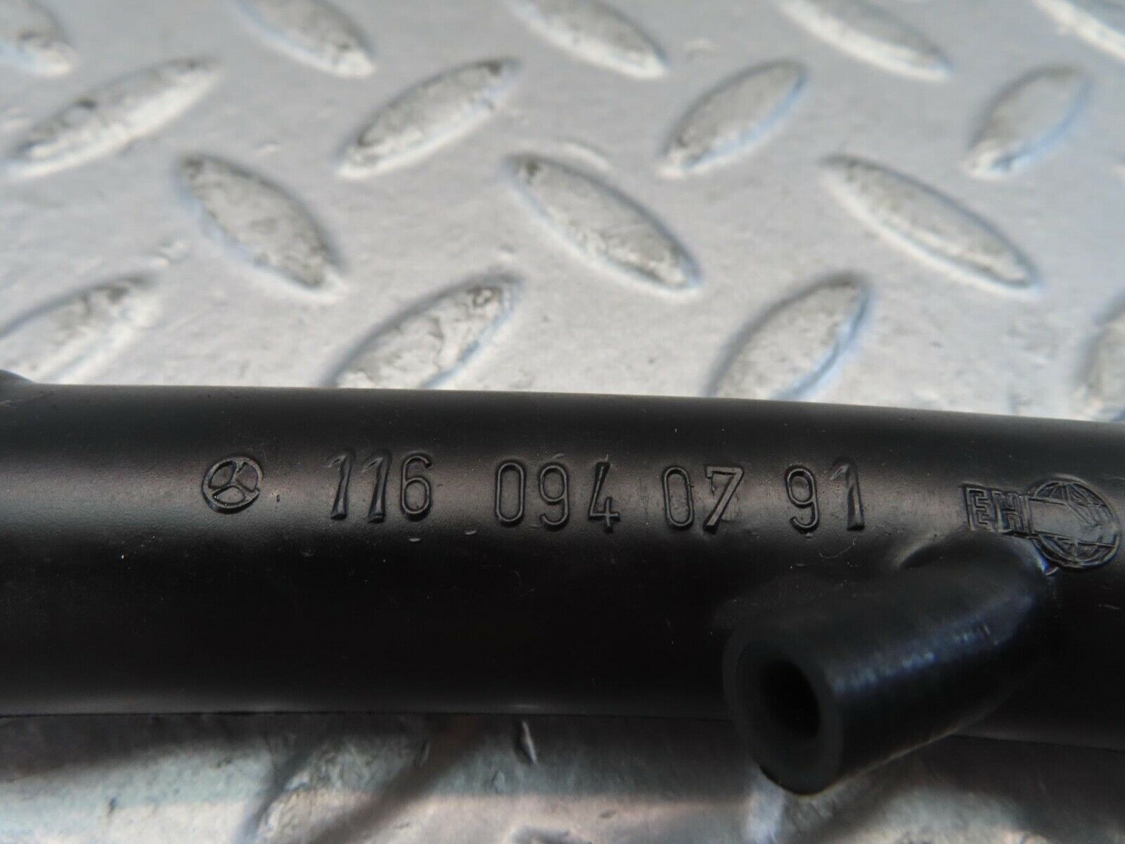 11049 Mercedes-Benz R107 W116 Crankcase Breather Hose 1160940791