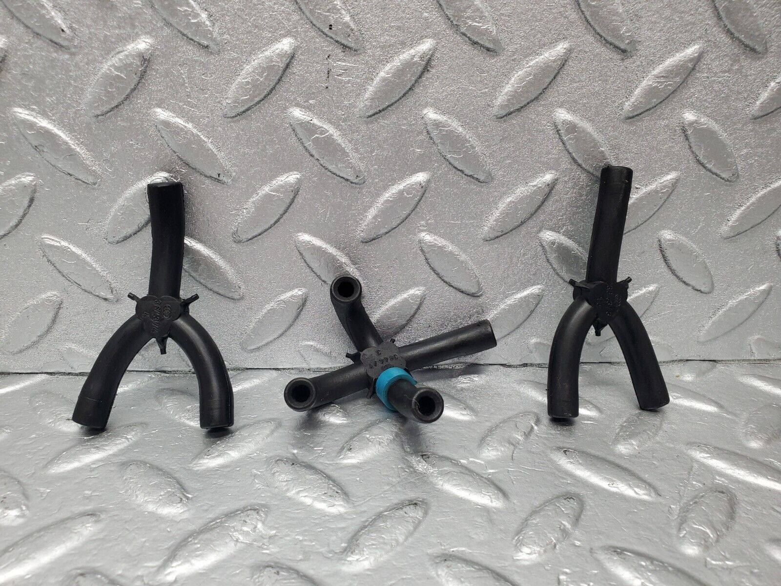 46675 Mercedes-Benz C123 280CE Coupe Vacuum Pipe Hose Distributor