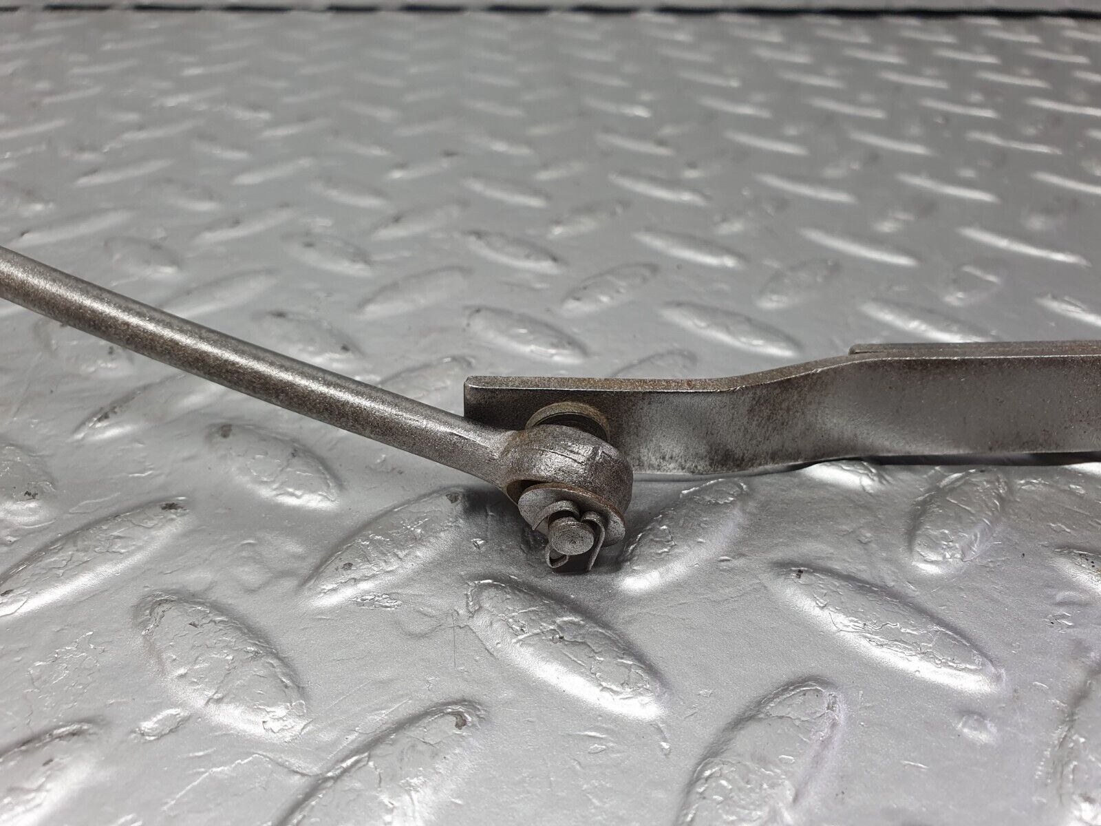 43446 Mercedes-Benz W108 280SE Automatic Gearbox Linkage Bracket