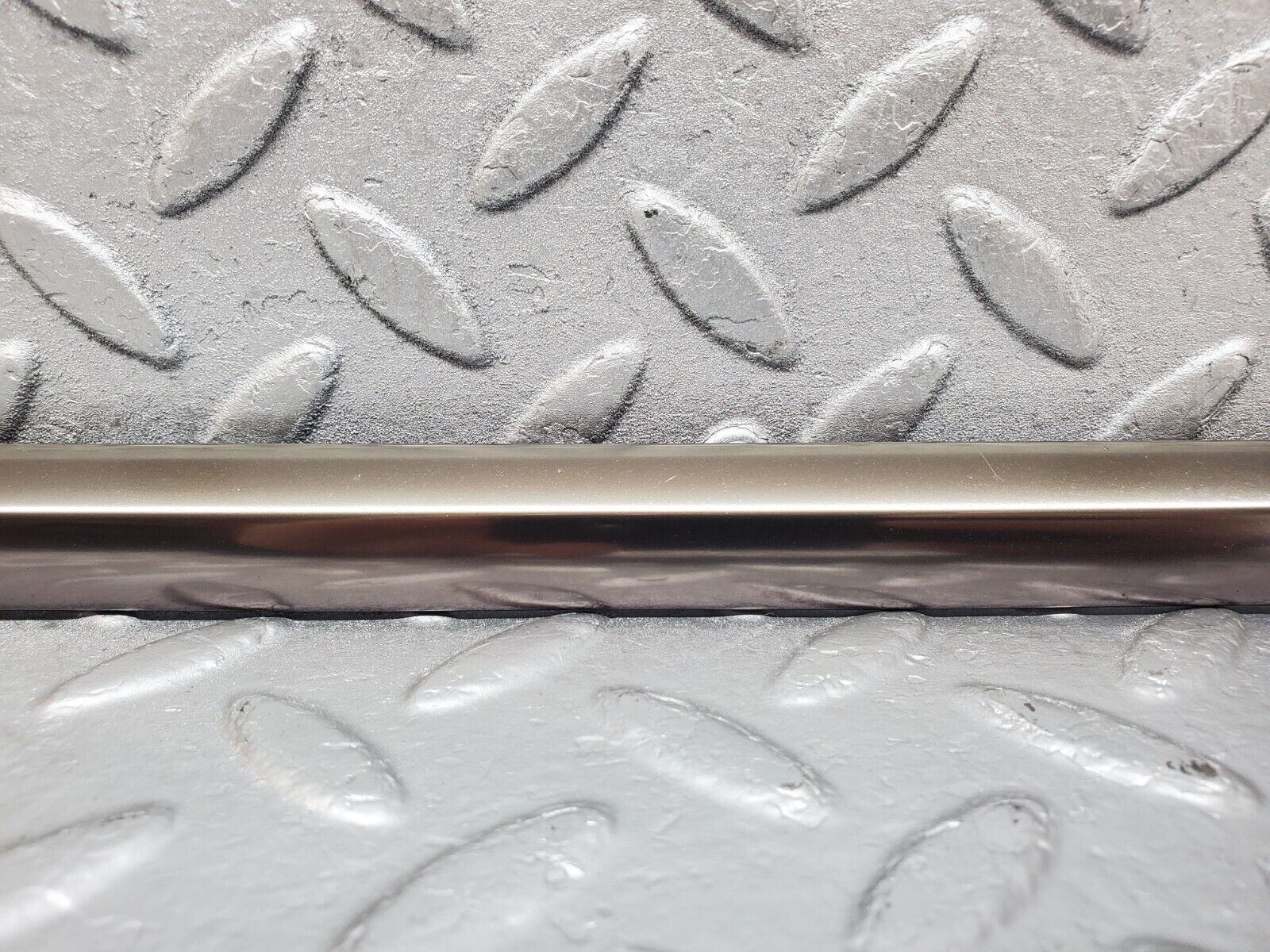 45136 Mercedes-Benz R129 300SL Coupe Left Door Window Moulding Trim