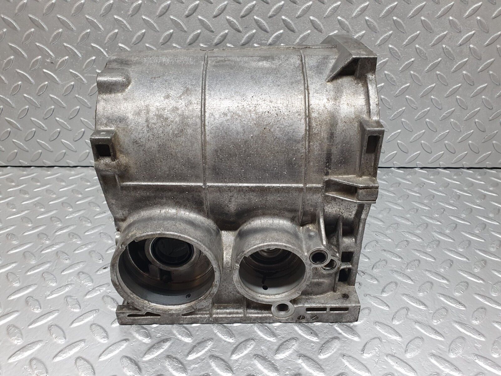 44226 Mercedes-Benz C107 350SLC Coupe Automatic Gearbox Housing 722.001 1152713101