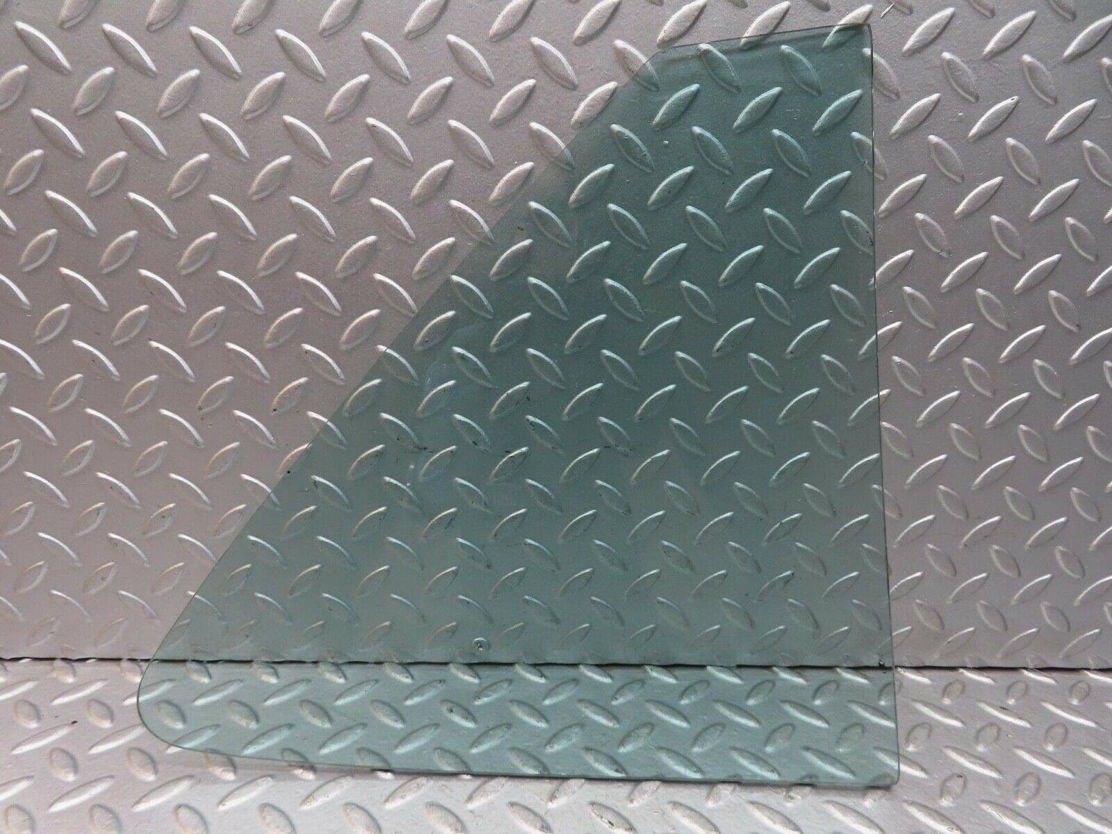 15760 Mercedes-Benz R107 450SL Hardtop Left Quarter Window