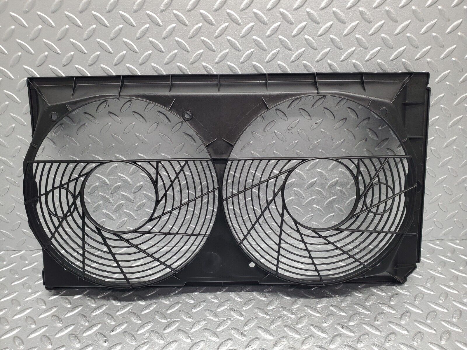 46735 Mercedes-Benz R129 320SL Coupe Radiator Fan Shroud Cover 1295051055